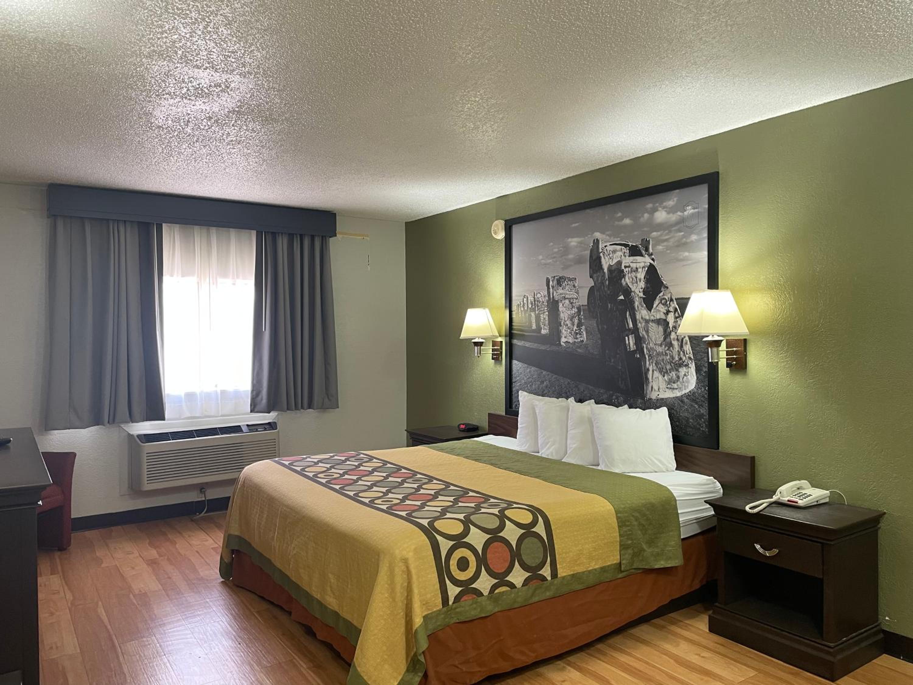 King Room - Non-Smoking - Photo 1