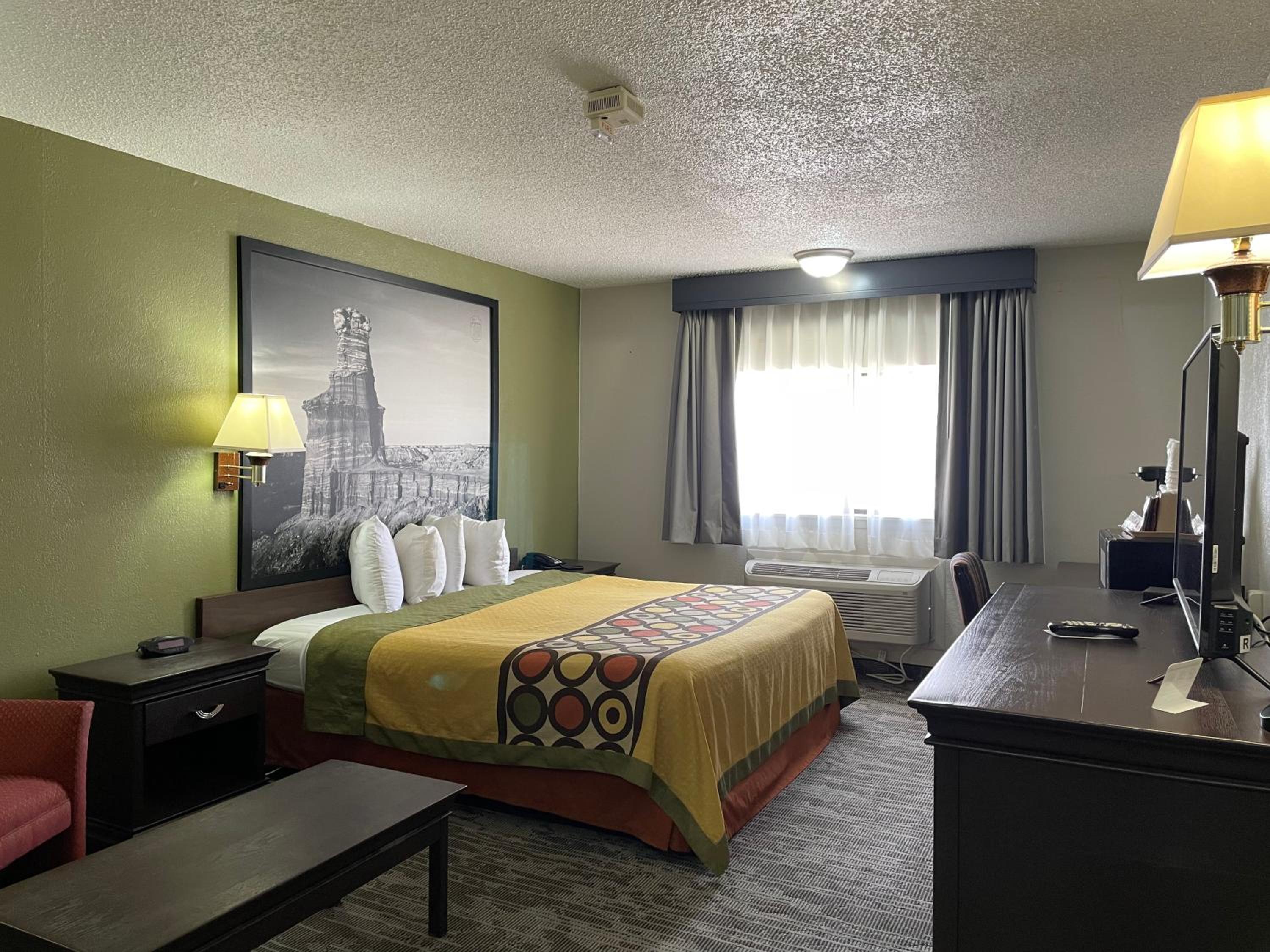 King Room - Mobility Access/Non-Smoking - Photo 1