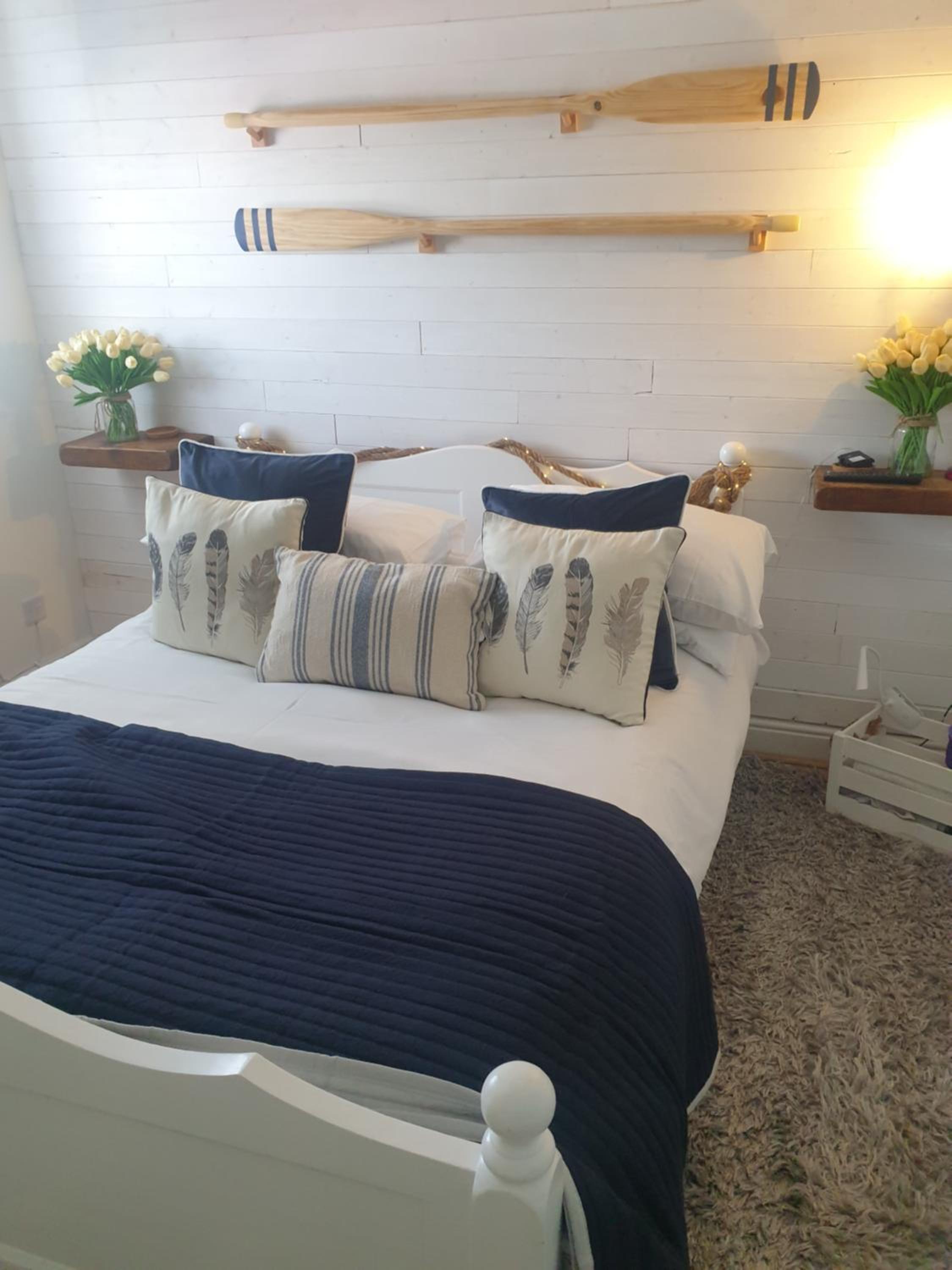 Two-Bedroom Apartment - Photo 12