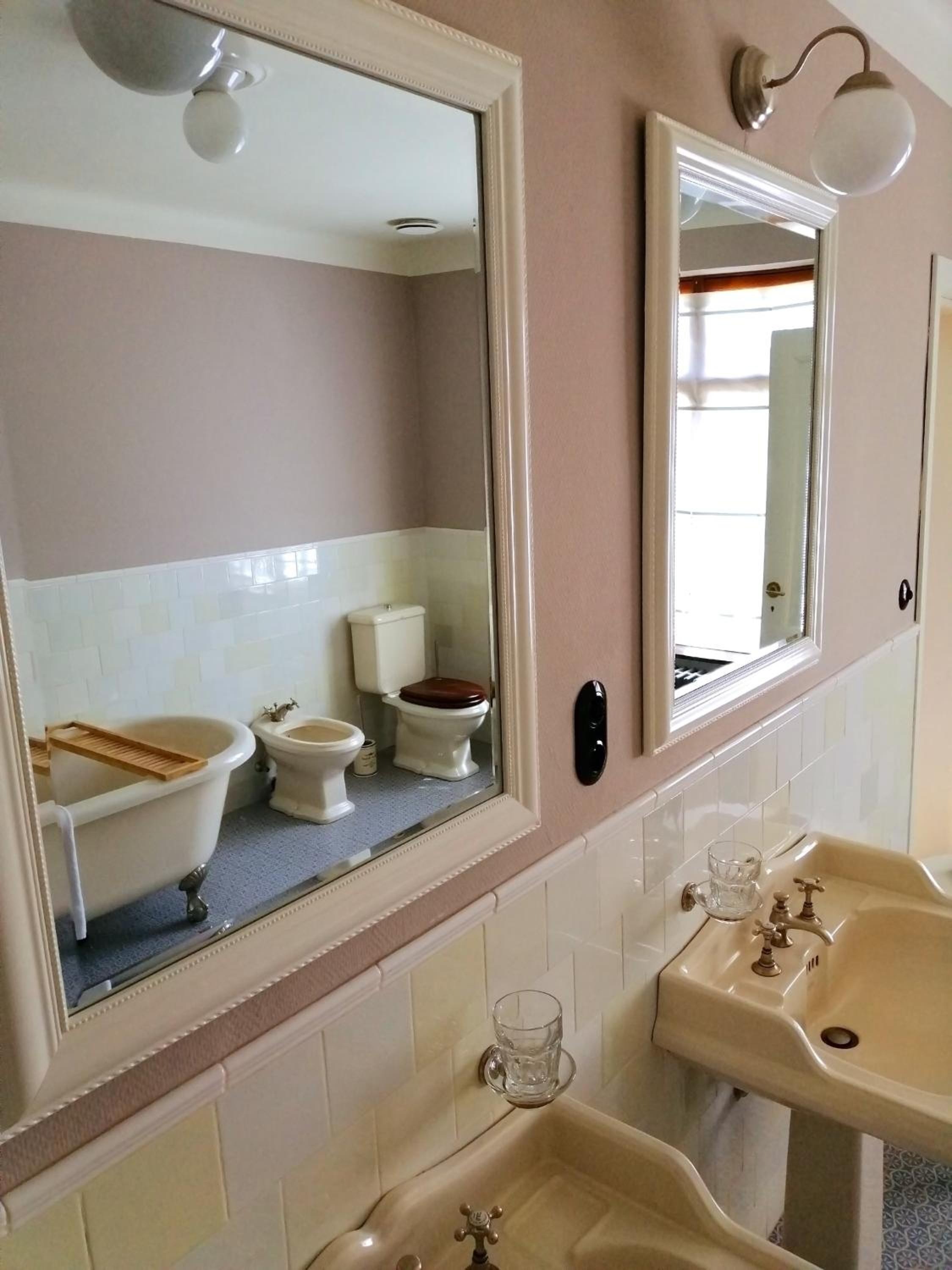 Double or Twin Room with Private Bathroom photo 3