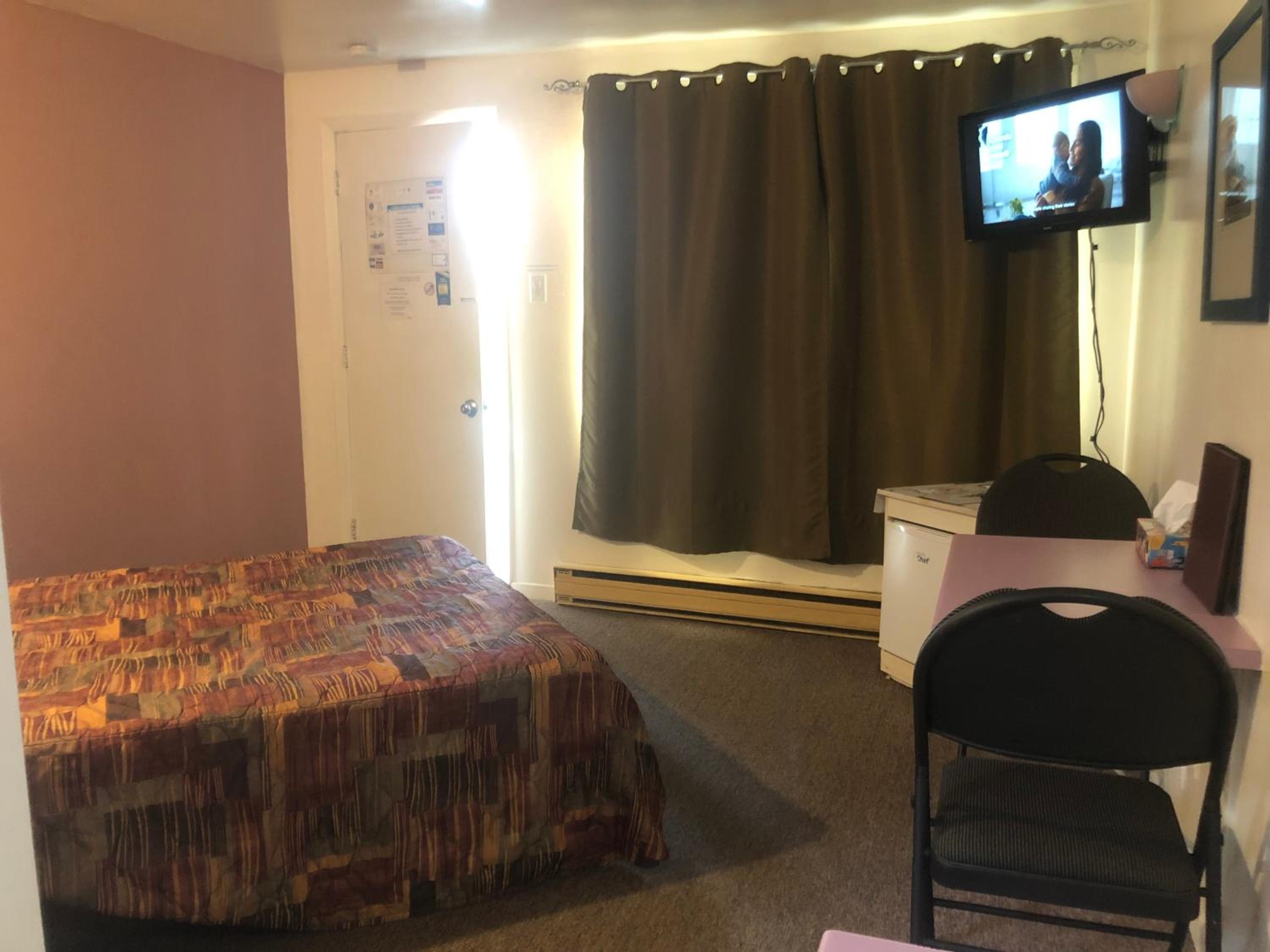 Double Room - Non-Smoking, photo 7