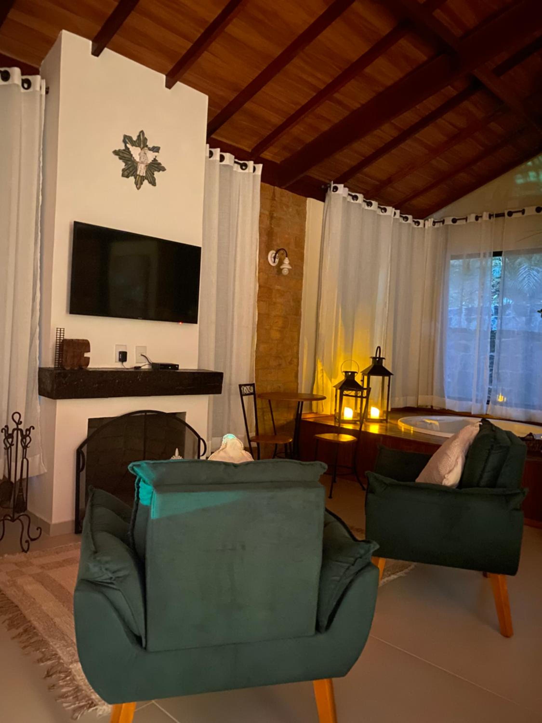 Deluxe Bungalow with Garden View - Photo 9