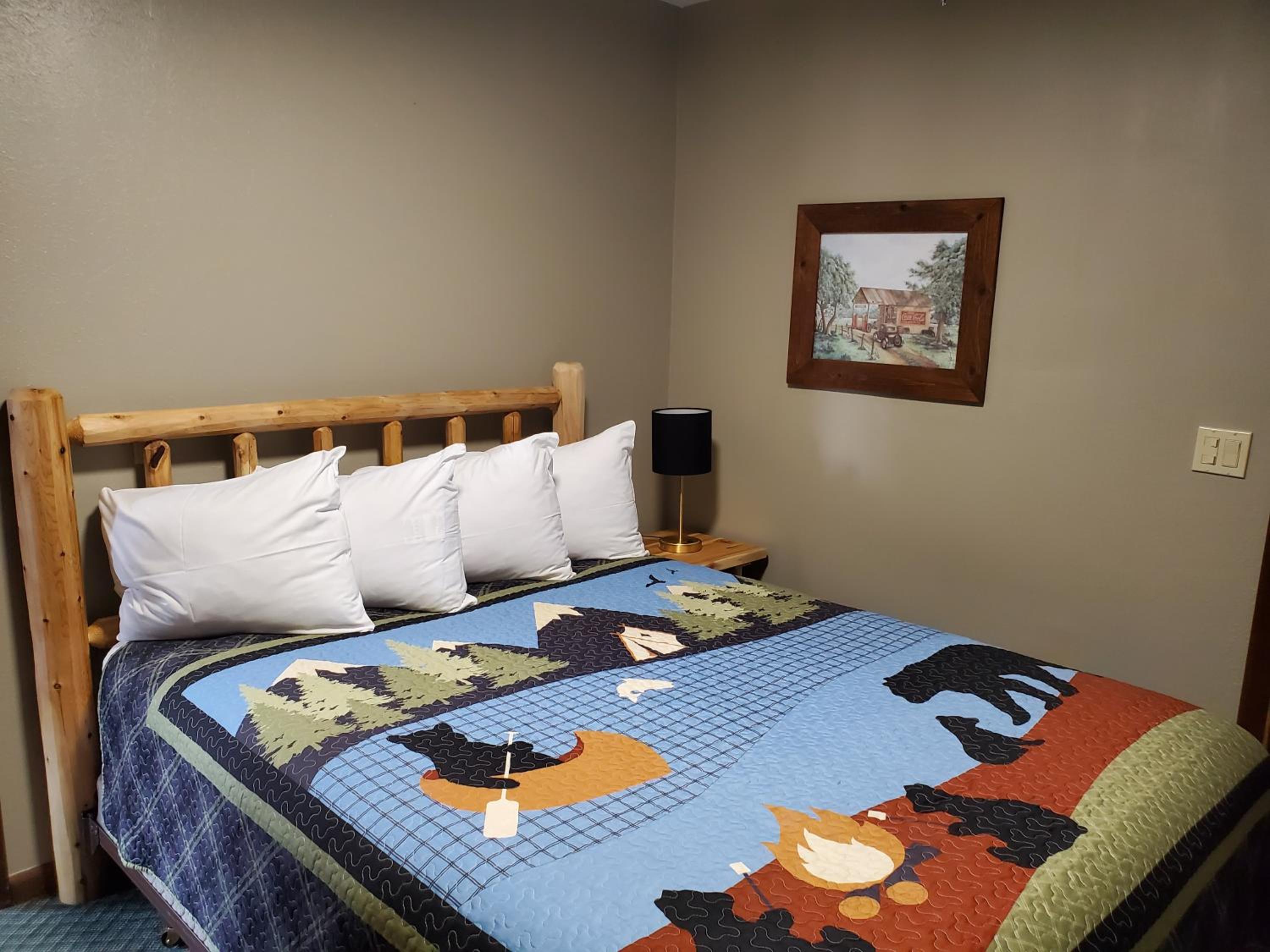 Deluxe Queen Suite