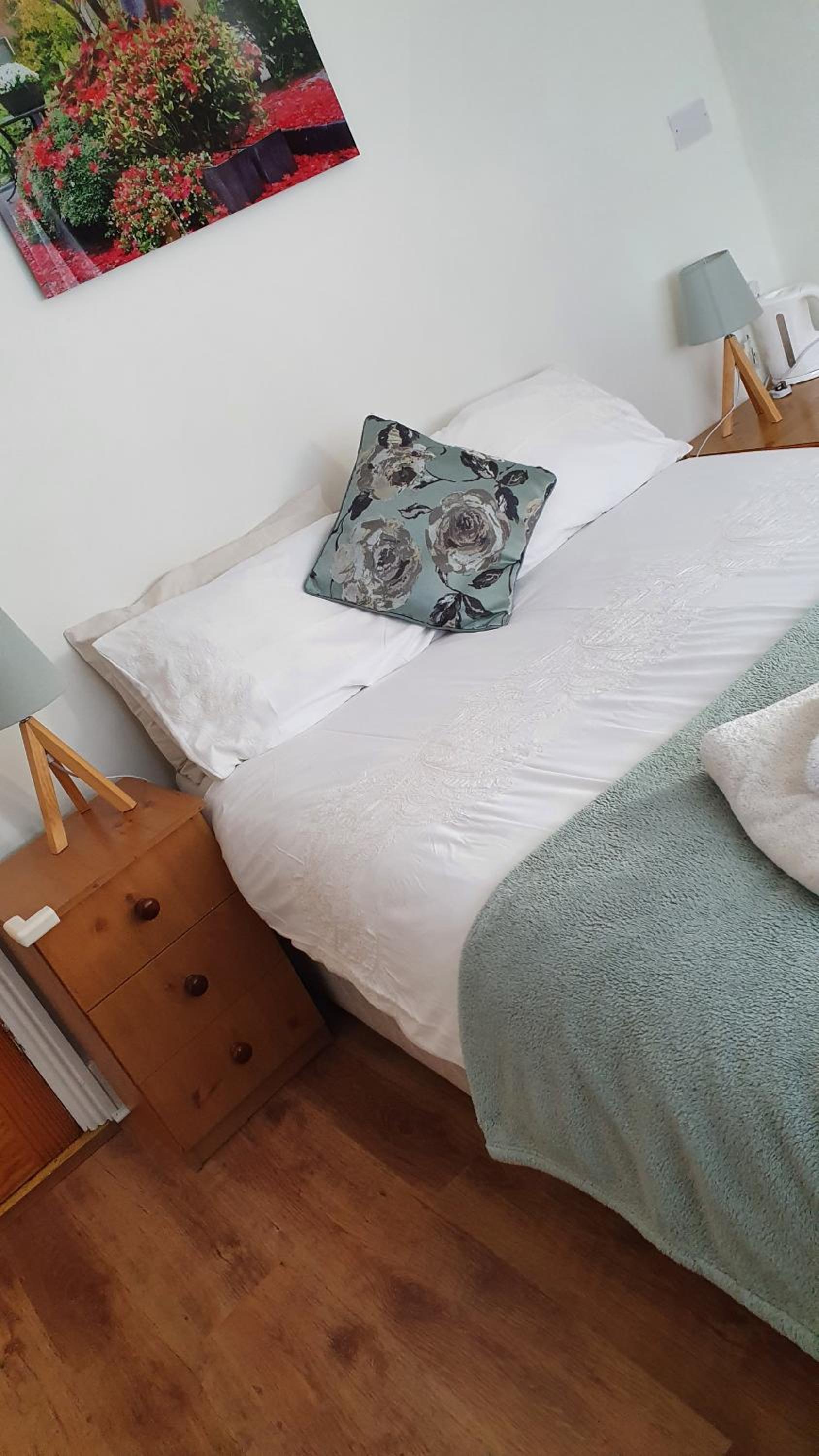 Standard Twin Room with Shared Bathroom photo 1
