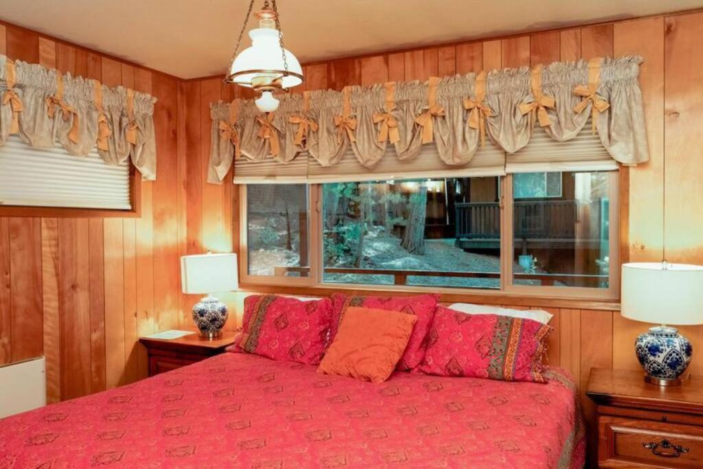 Three-Bedroom House photo 2