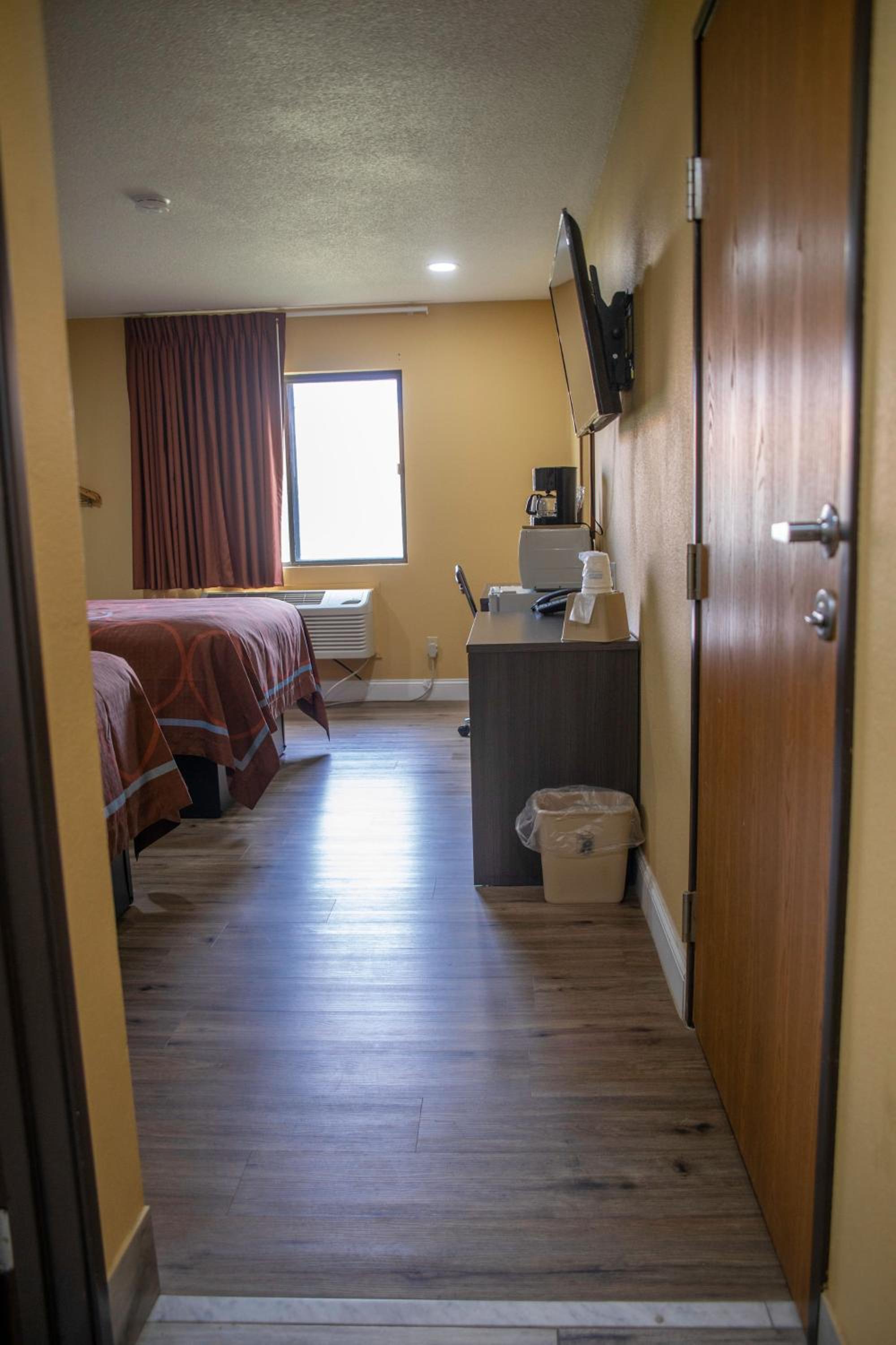 Deluxe Double Room with Two Double Beds - Non-Smoking - Photo 3