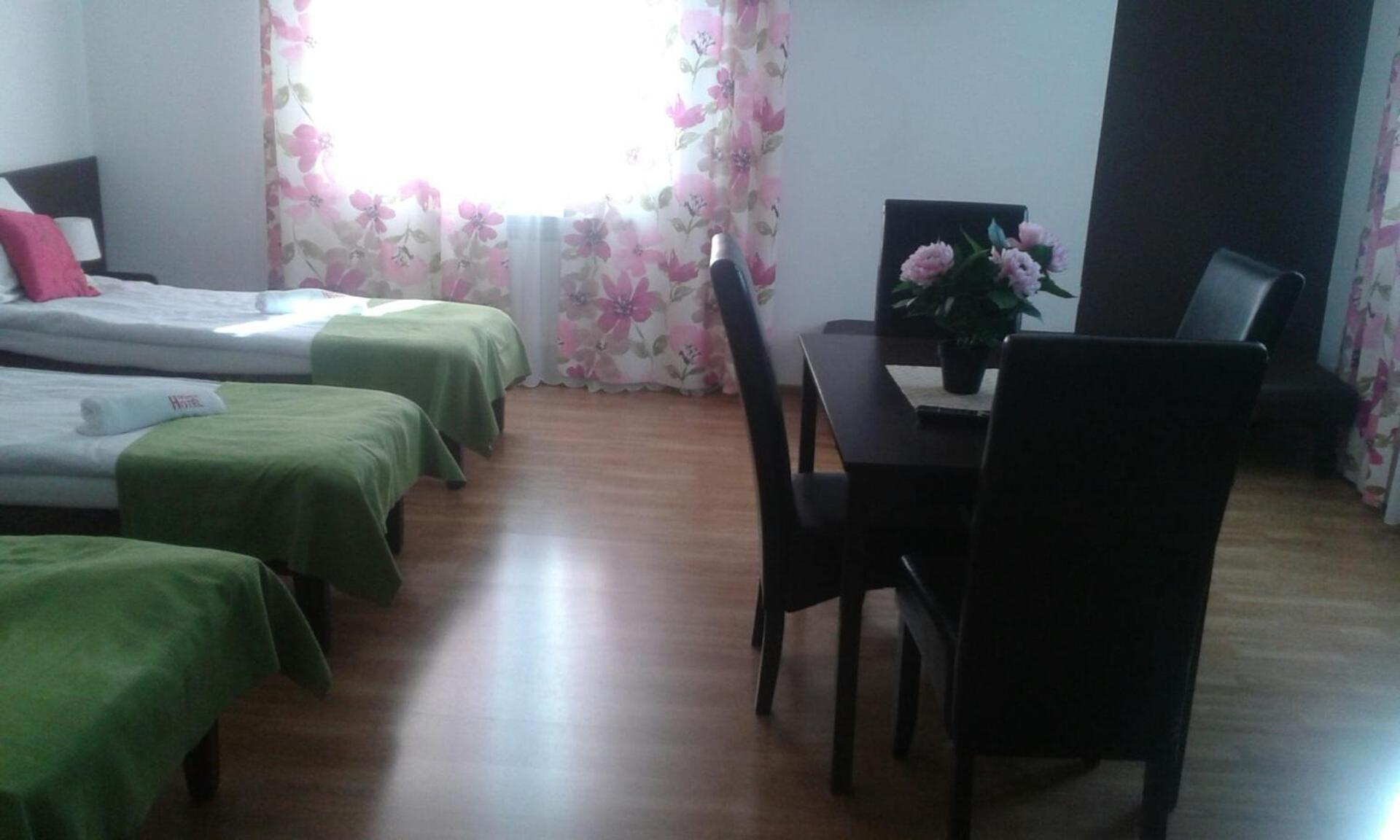 Sextuple Room - Photo 3