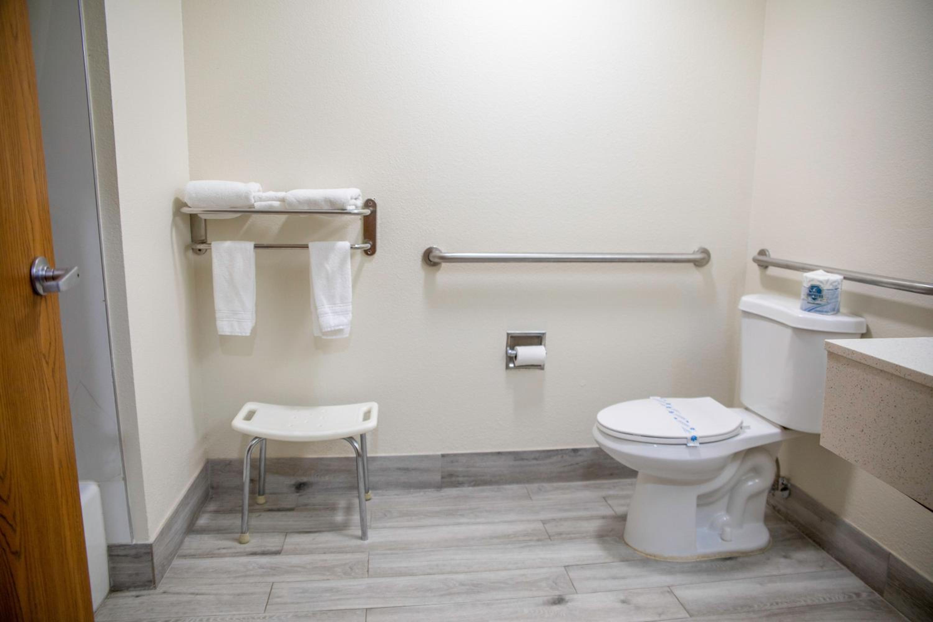 Queen Room - Disability Access/Non-Smoking - Photo 6
