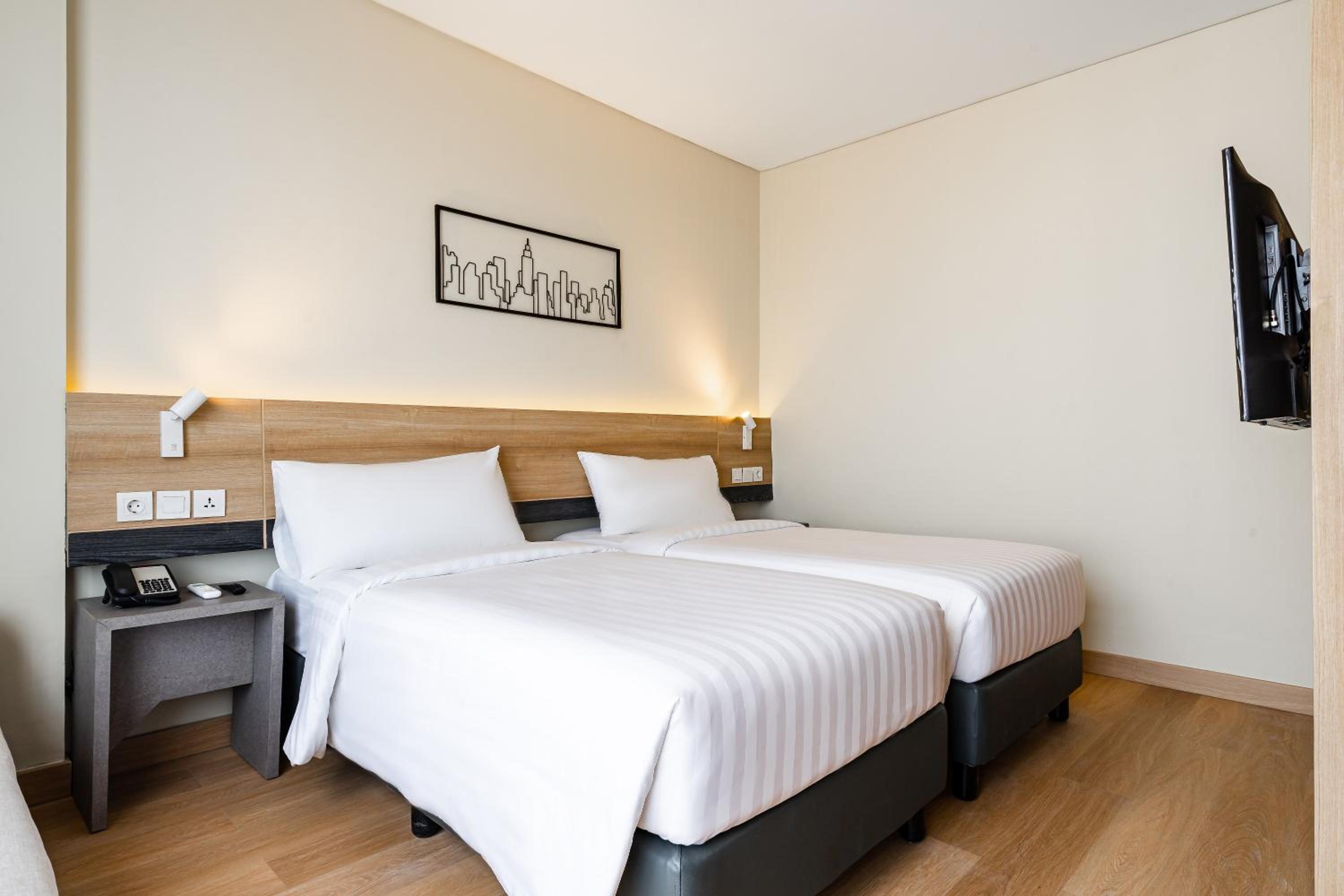 Deluxe Room - Photo 2