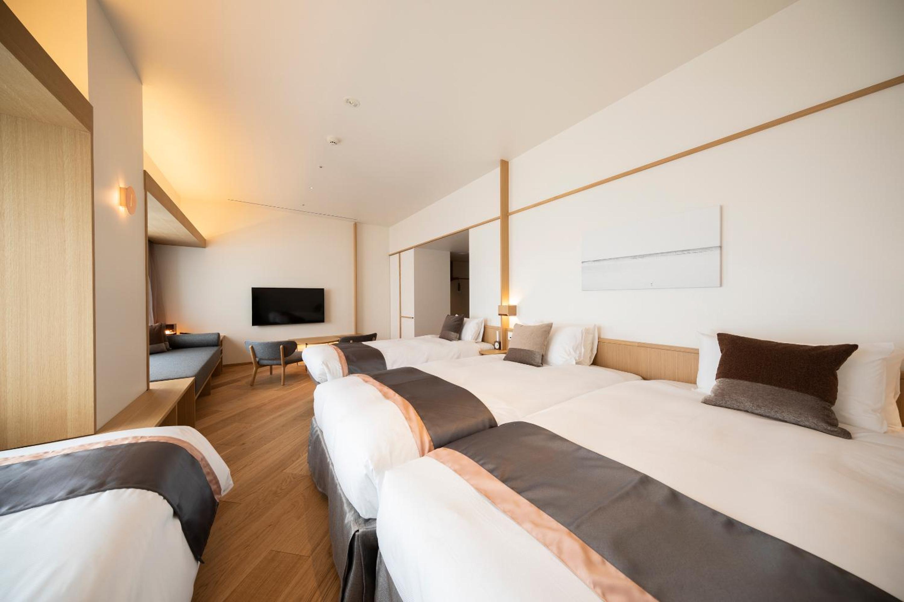 Deluxe Twin Room (5 Adults) - Non-Smoking - Photo 7