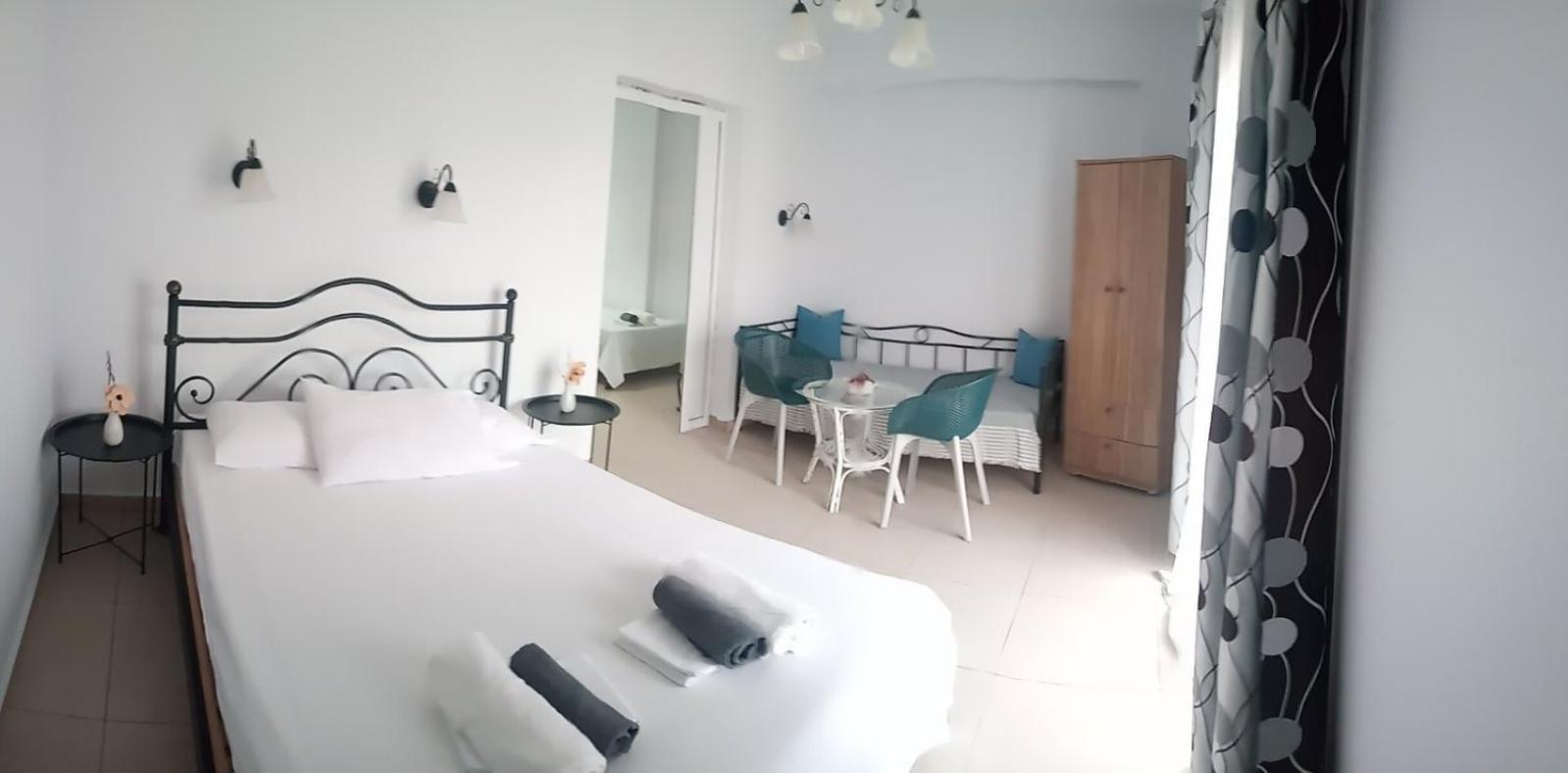 Studio Apartment with Sea View photo 1