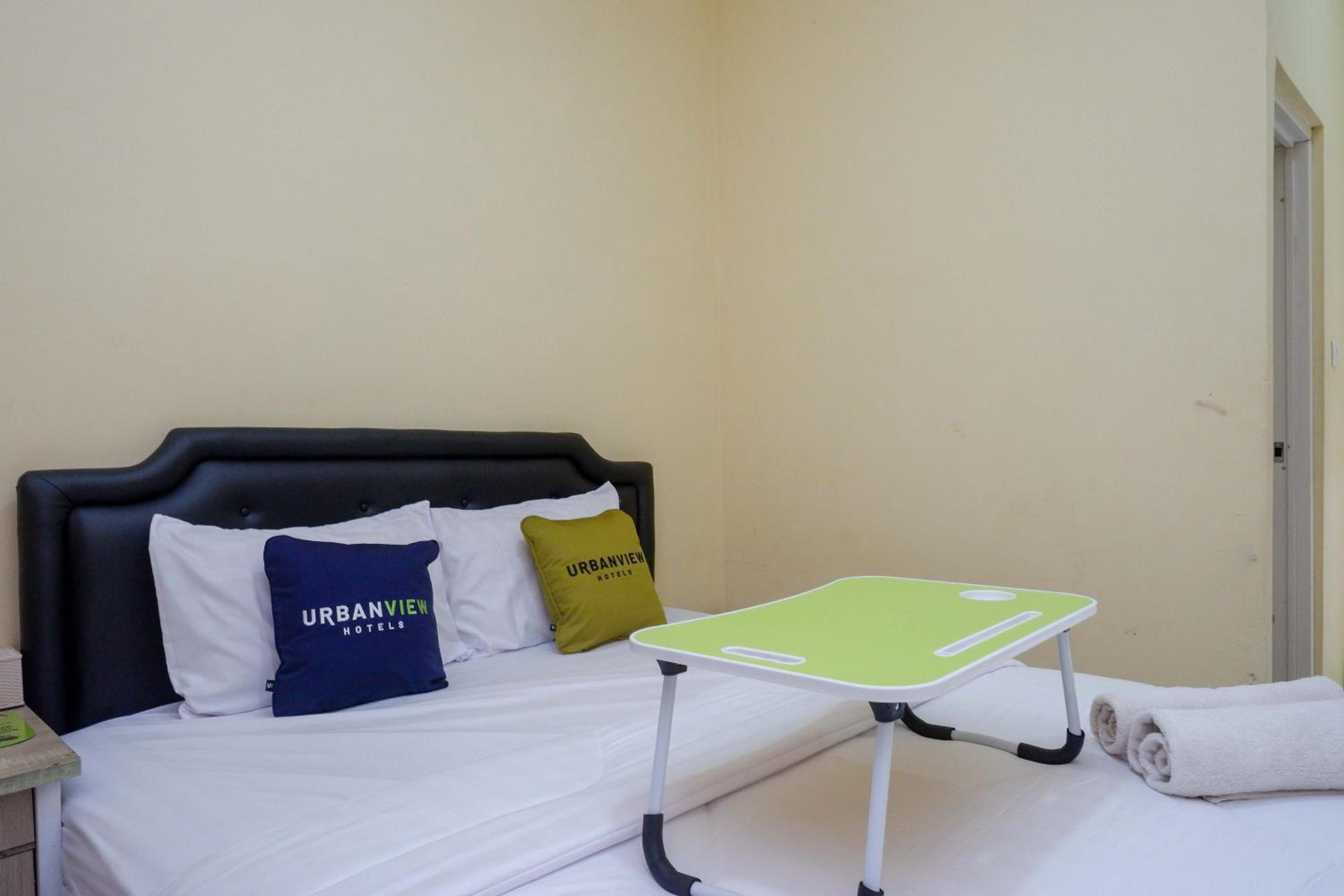 Deluxe Double Room - Photo 11
