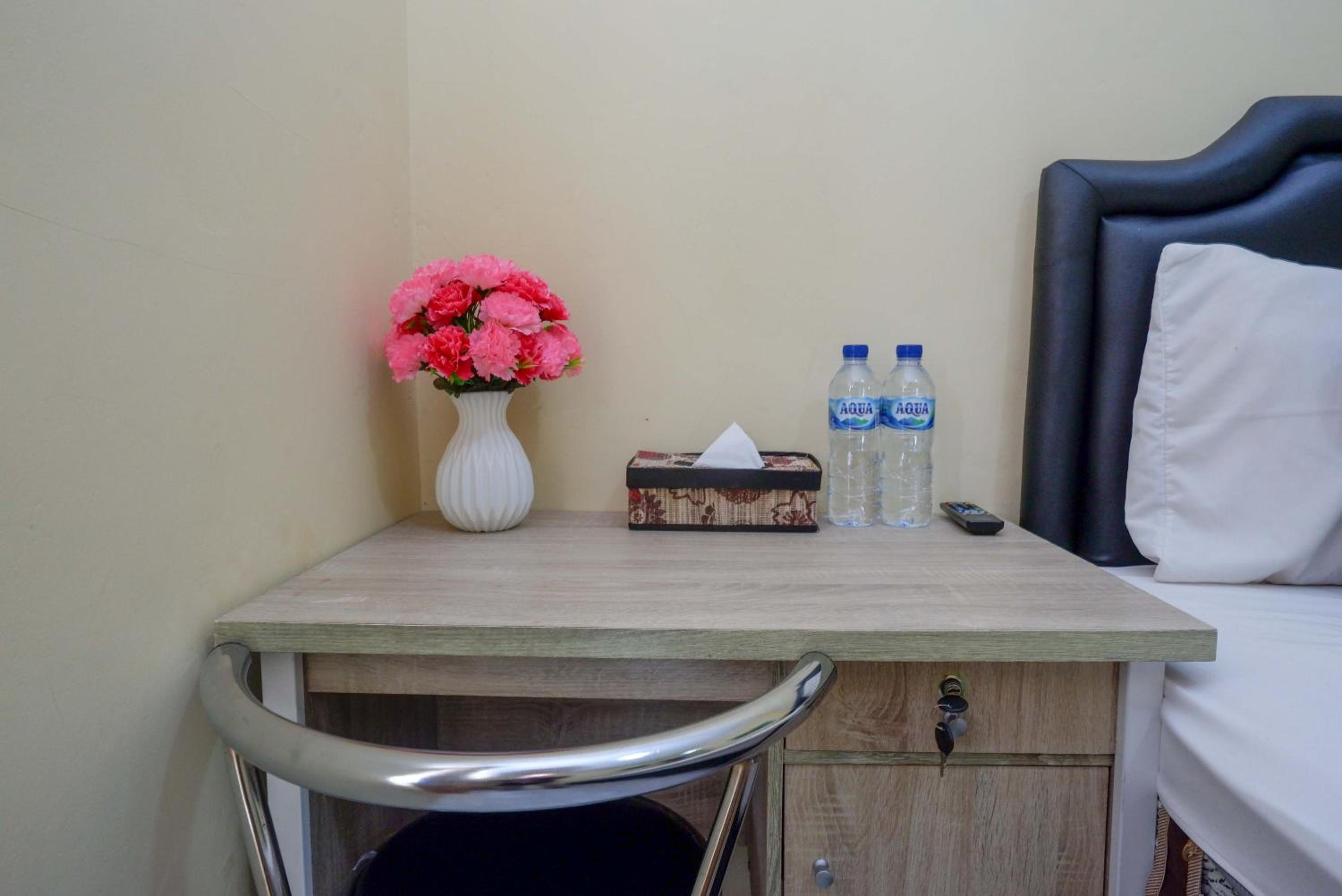Standard Double Room - Photo 13