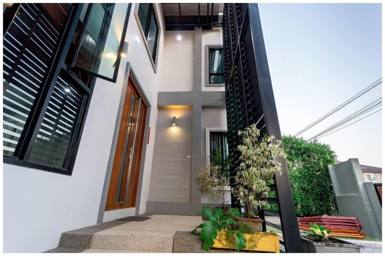 Three-Bedroom House - Photo 1