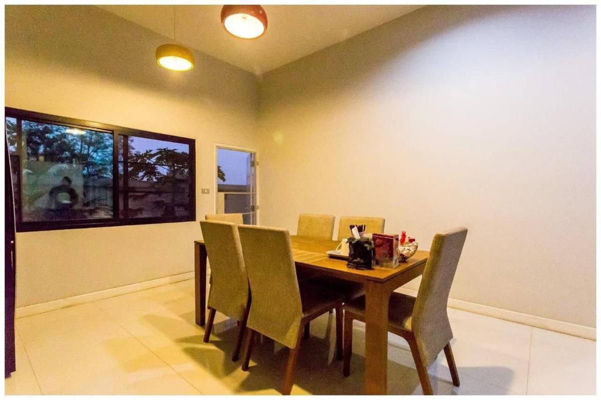 Three-Bedroom House - Photo 5