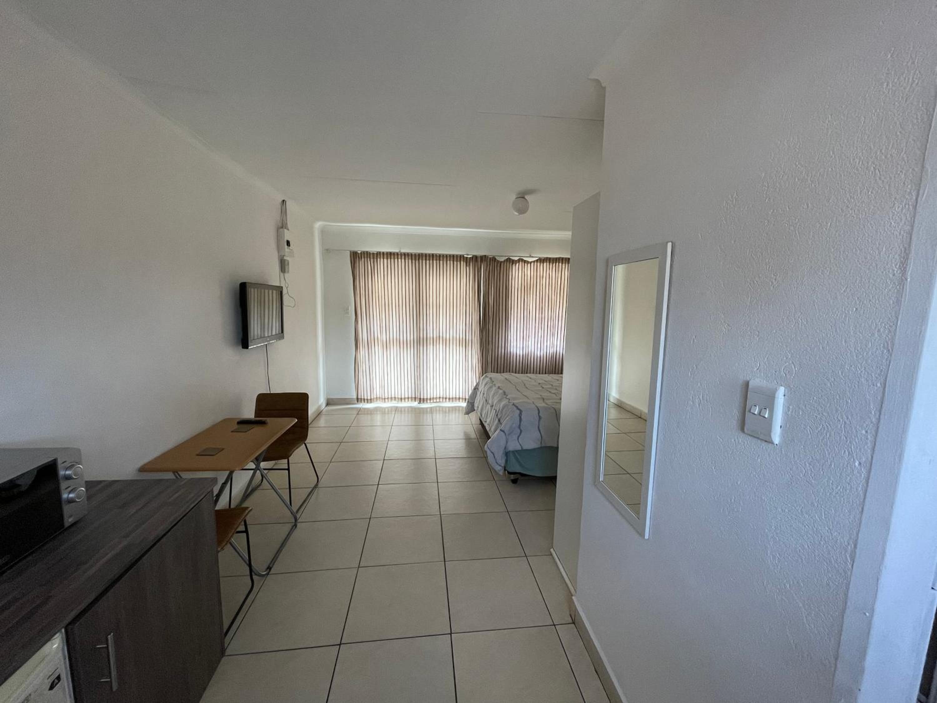 Double Room with Private Bathroom - Photo 1