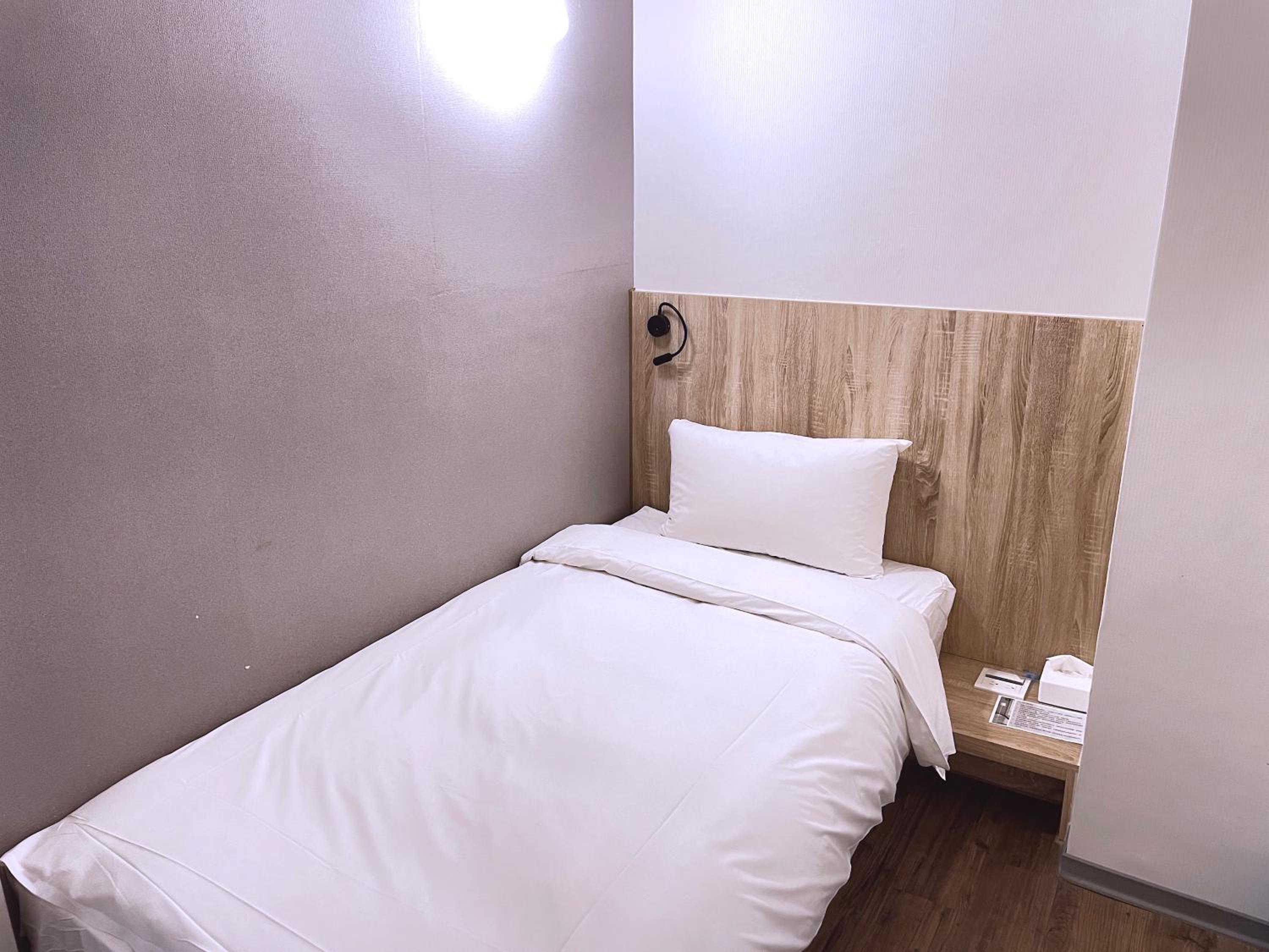 Single Room for Female photo 1