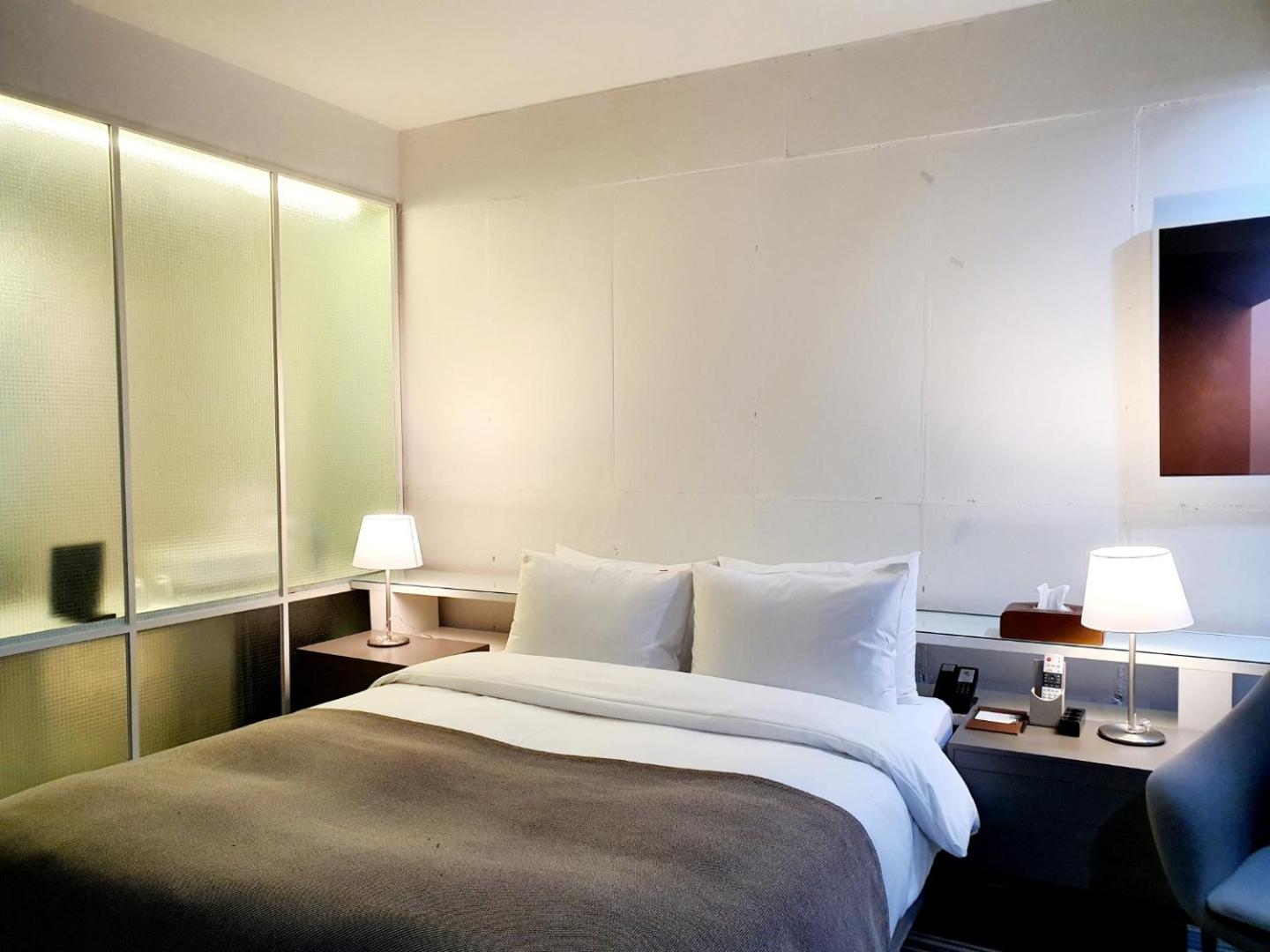 Standard Double Room - Photo 2
