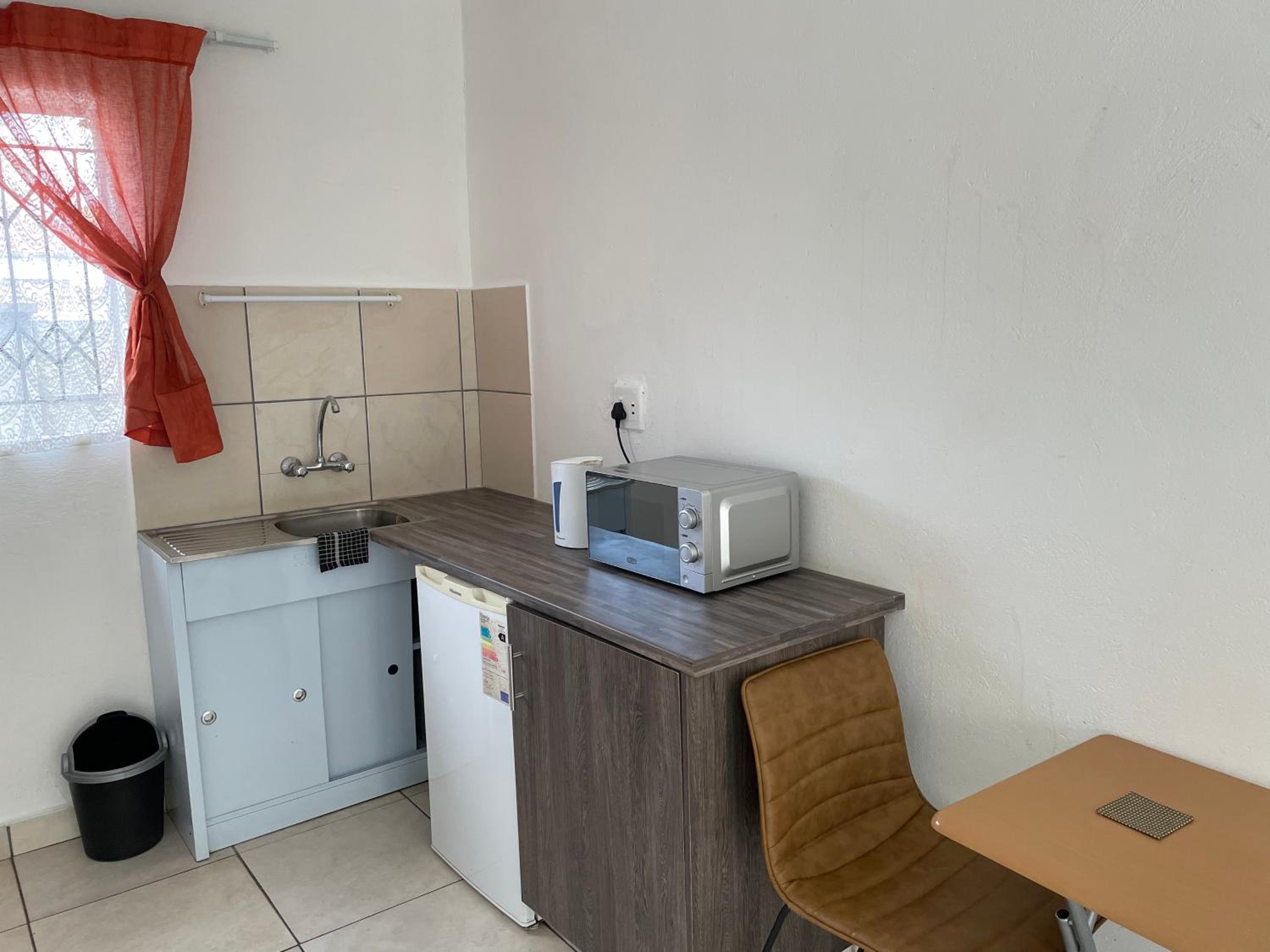 Double Room with Private Bathroom - Photo 8