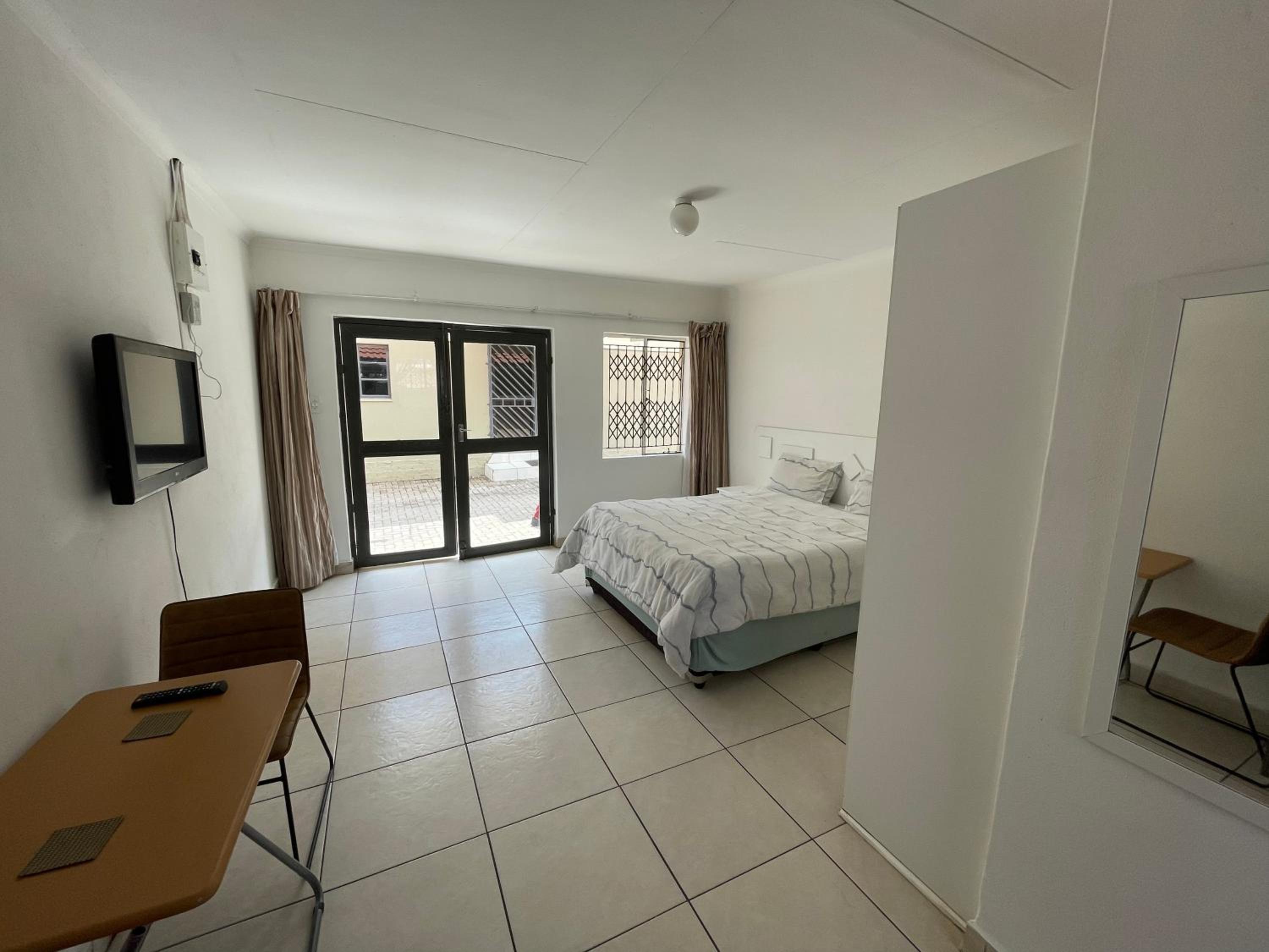 Double Room with Private Bathroom - Photo 5