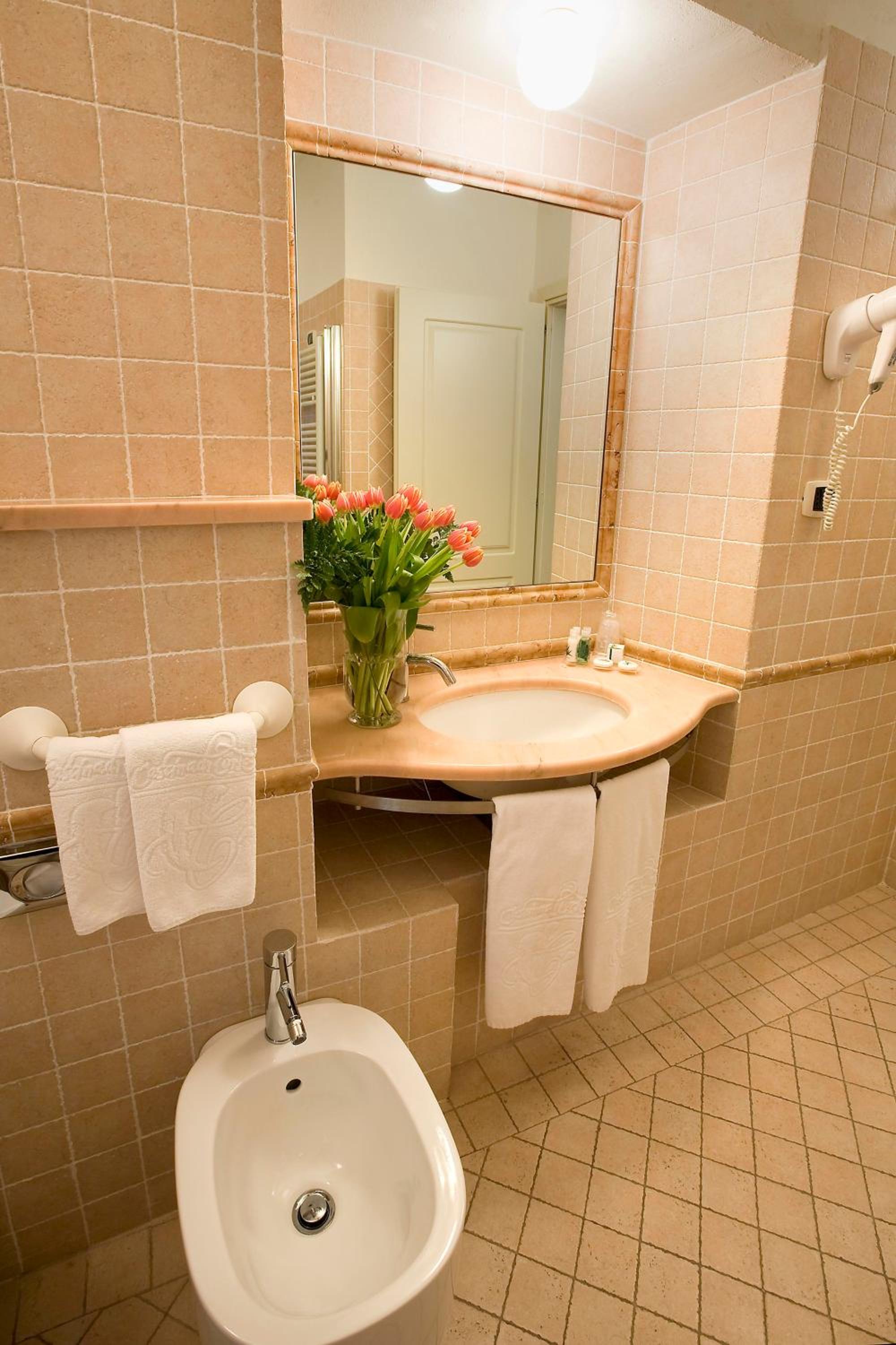 Twin Room - Photo 4