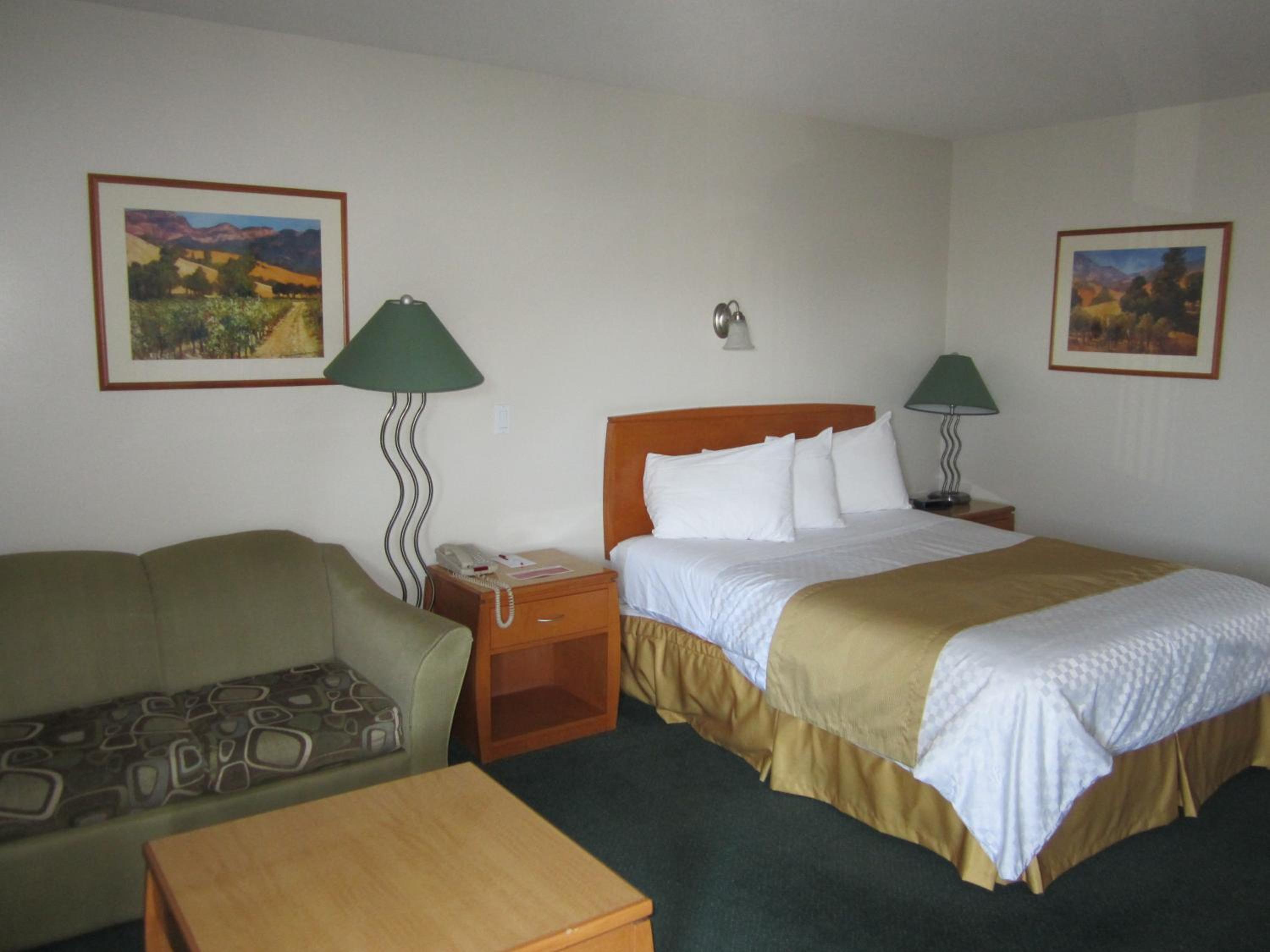 Queen Room - Non-Smoking - Photo 2