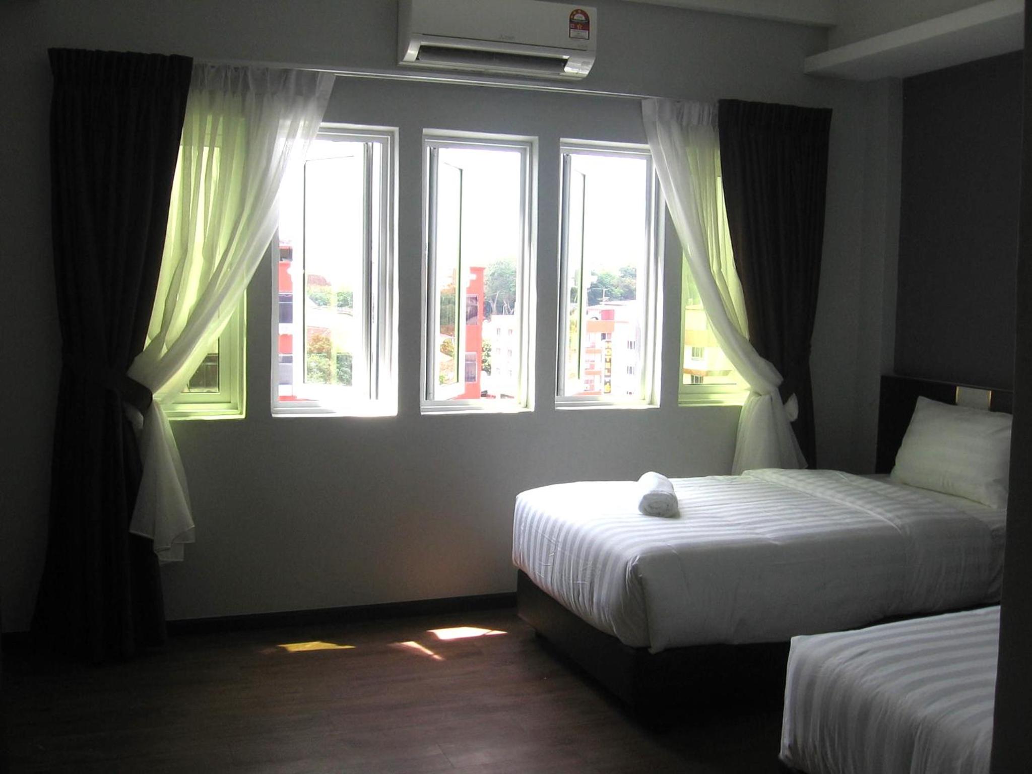 Standard Twin Room - Photo 2