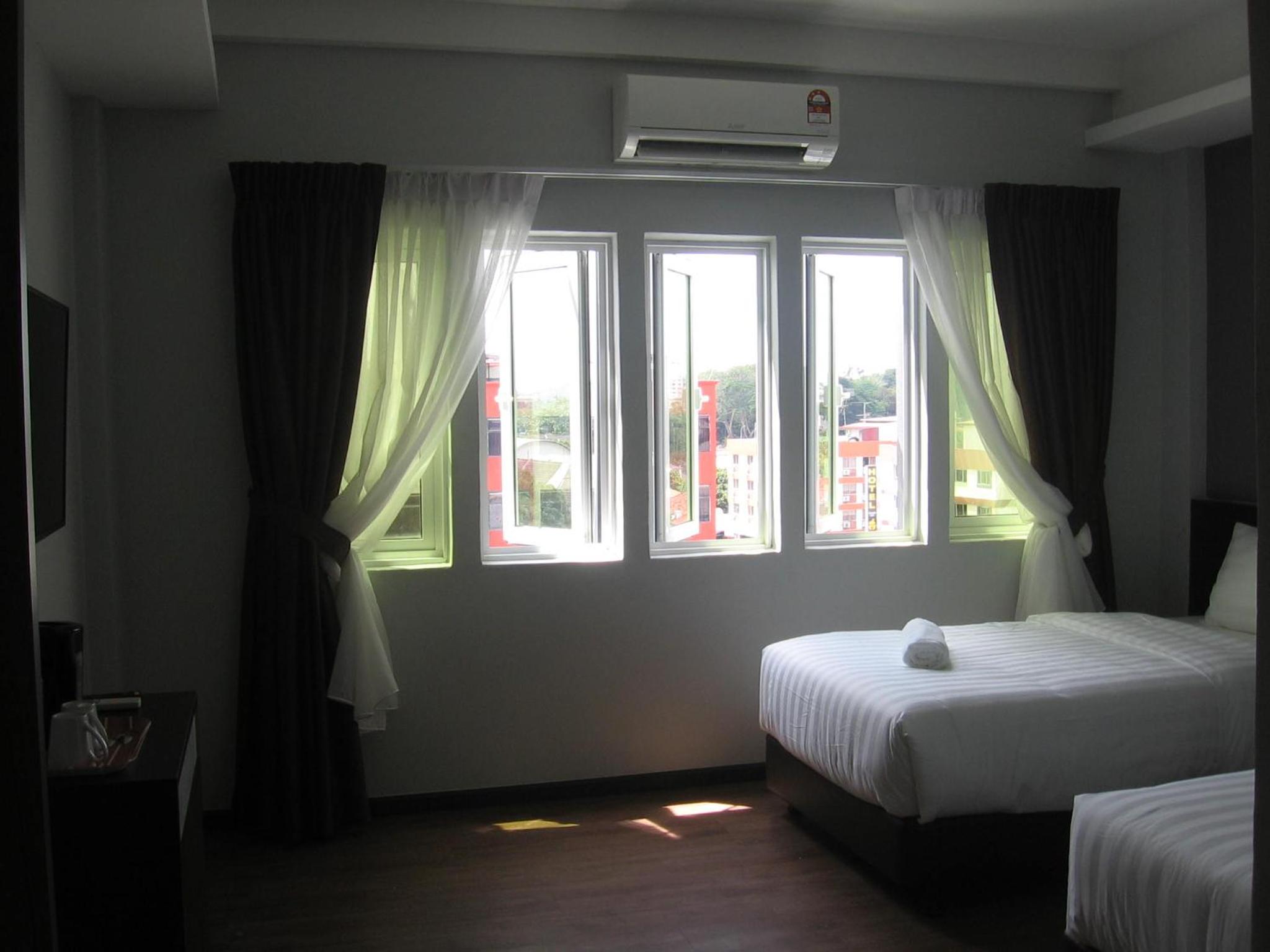 Standard Twin Room - Photo 4