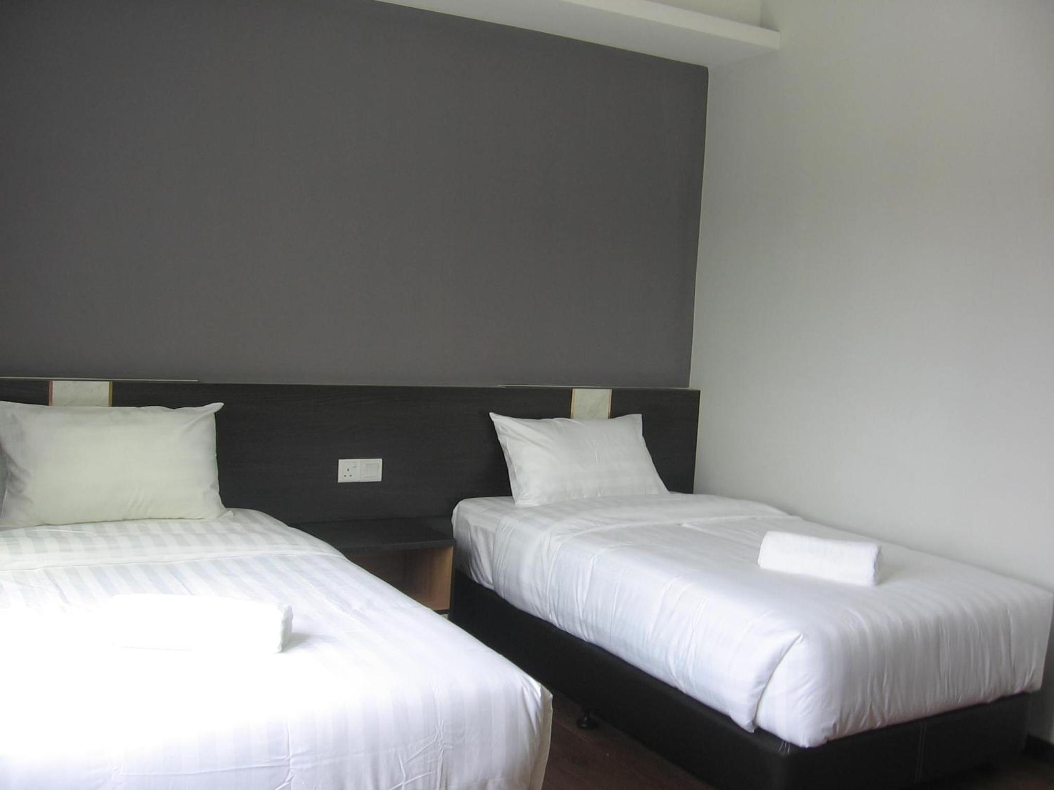 Standard Twin Room - Photo 1