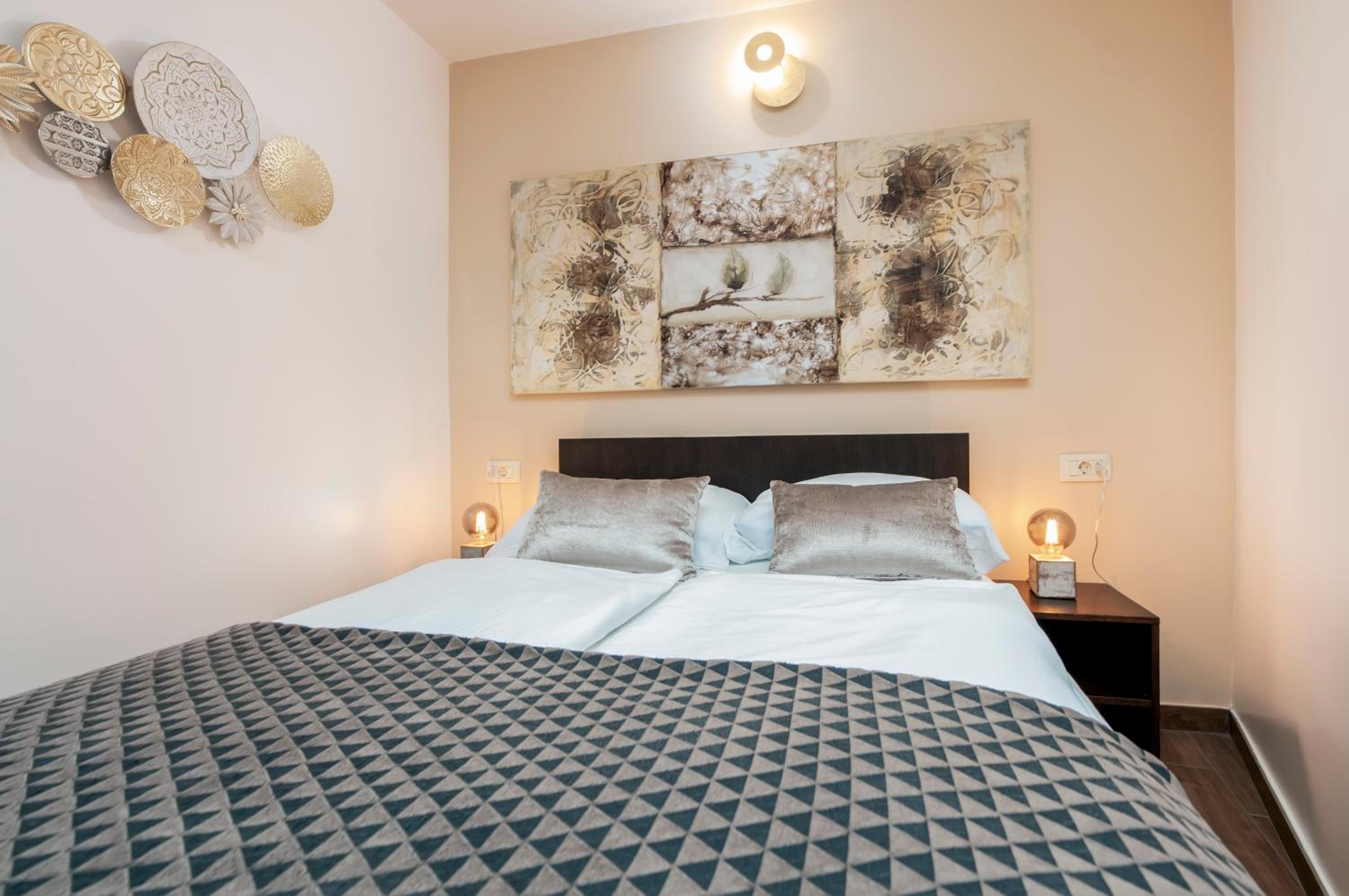 Deluxe Room - Photo 1