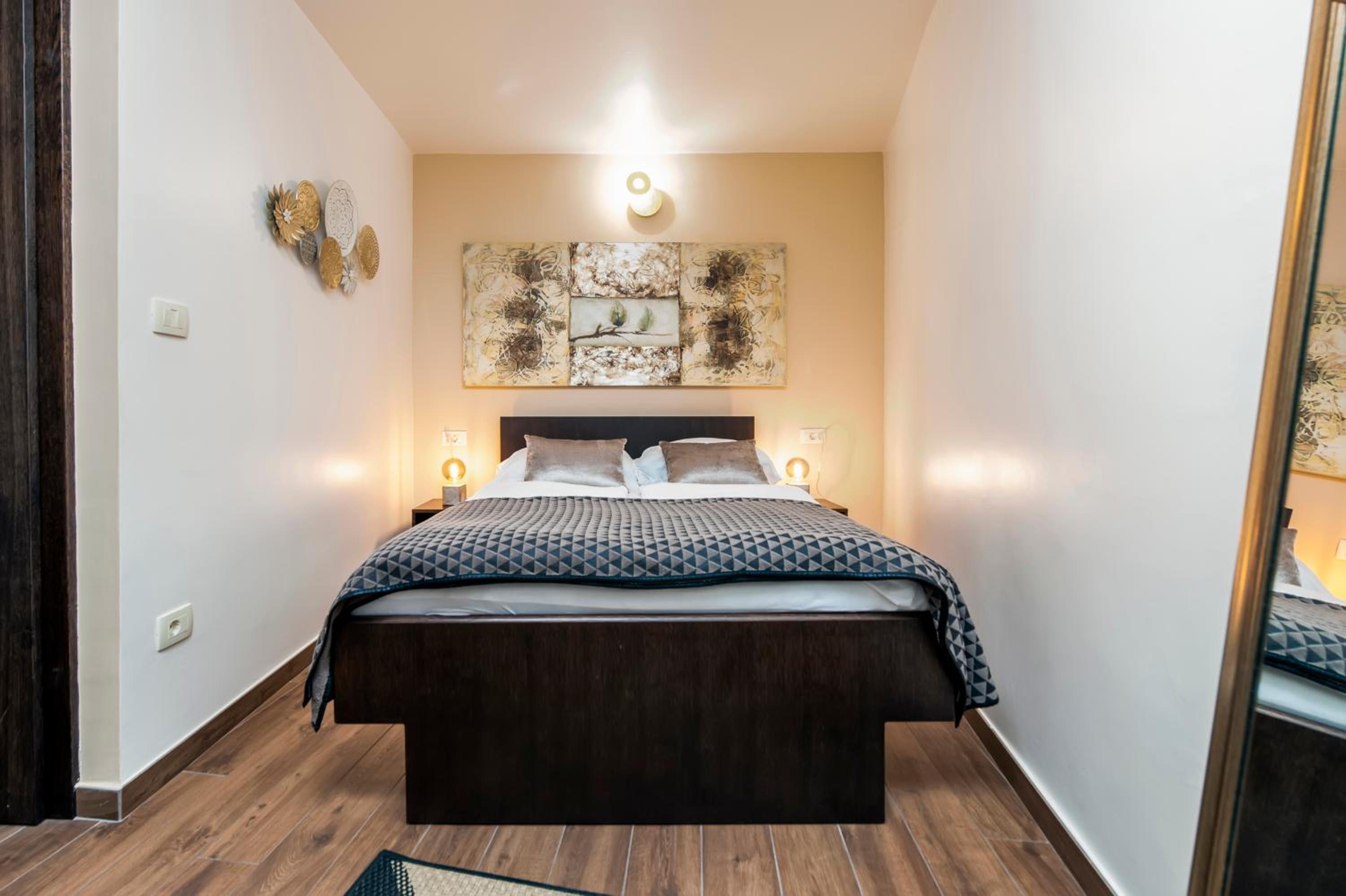 Deluxe Room - Photo 9