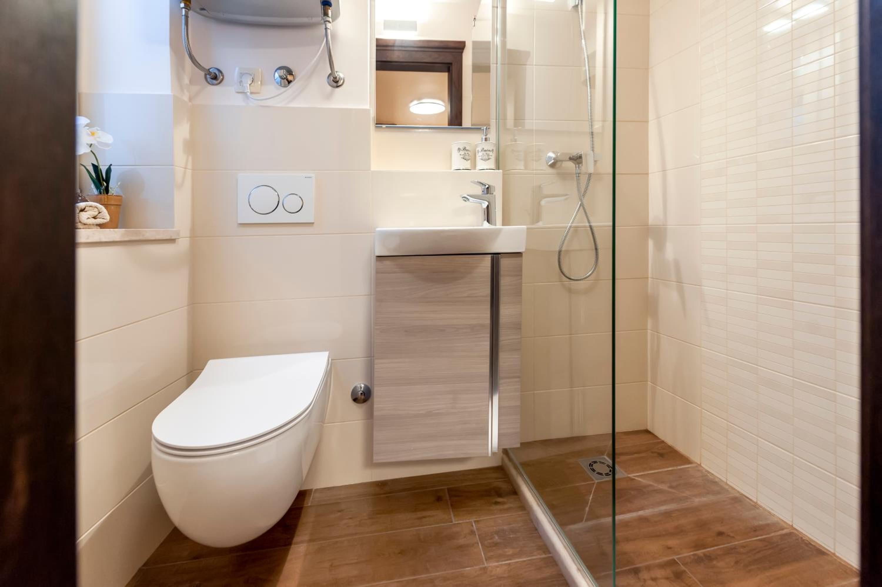 Deluxe Room - Photo 11