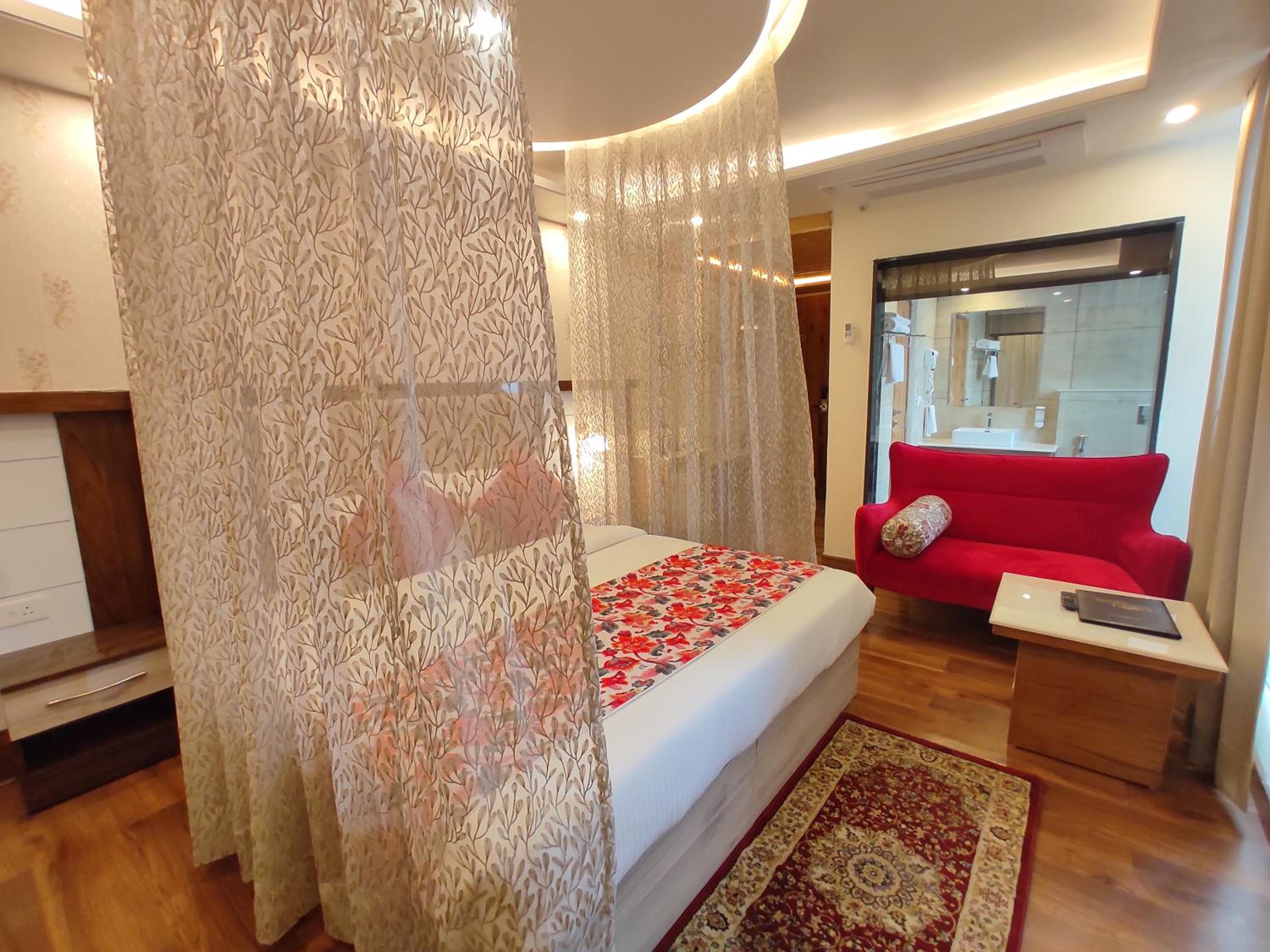Superior King Room