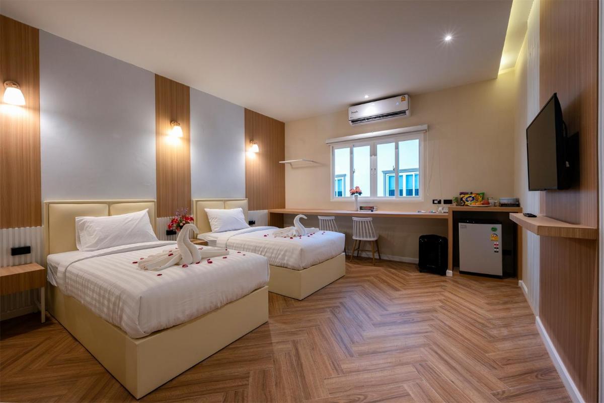 Twin Room - Photo 2