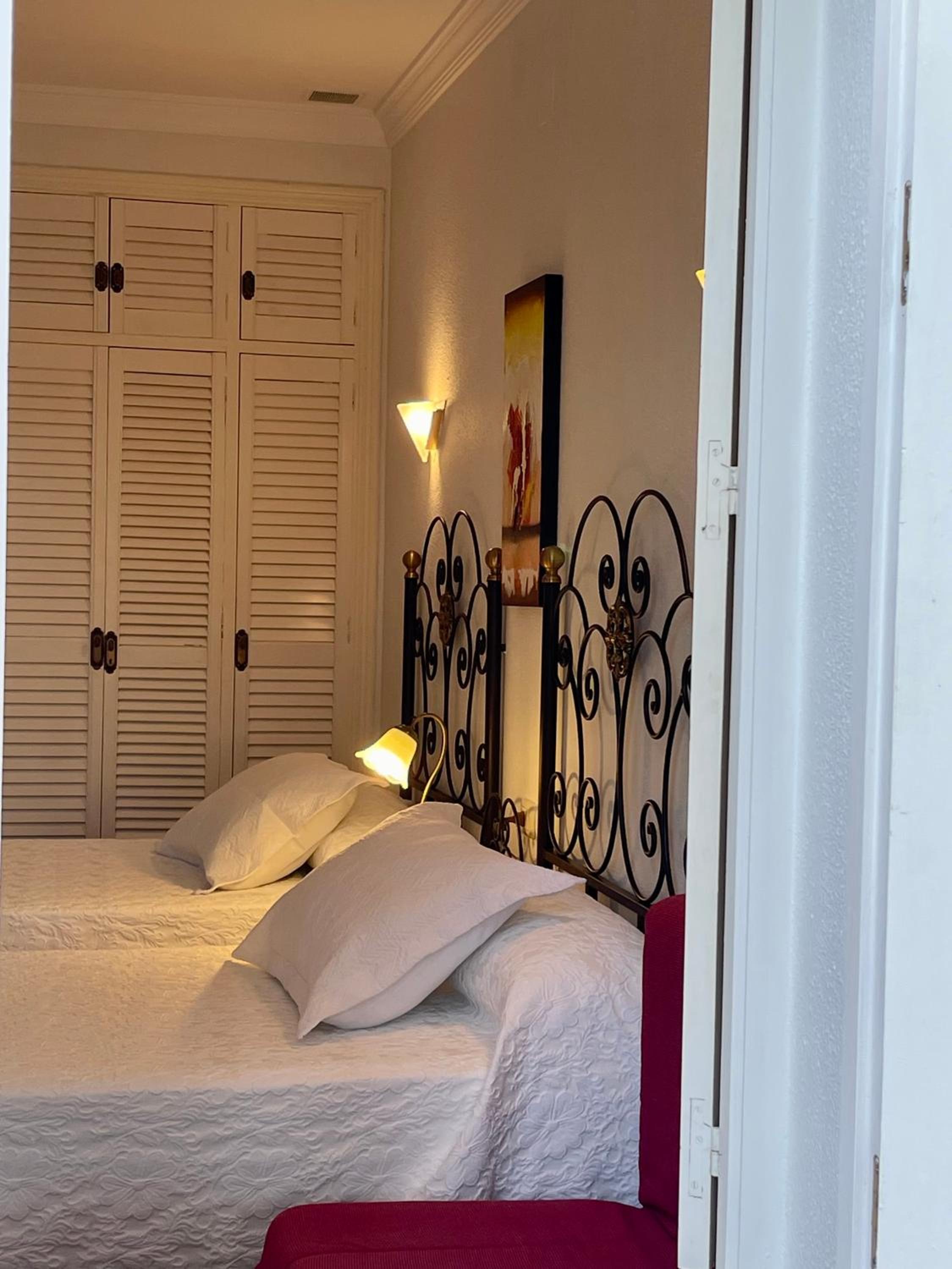 Double or Twin Room with Garden View - Photo 8