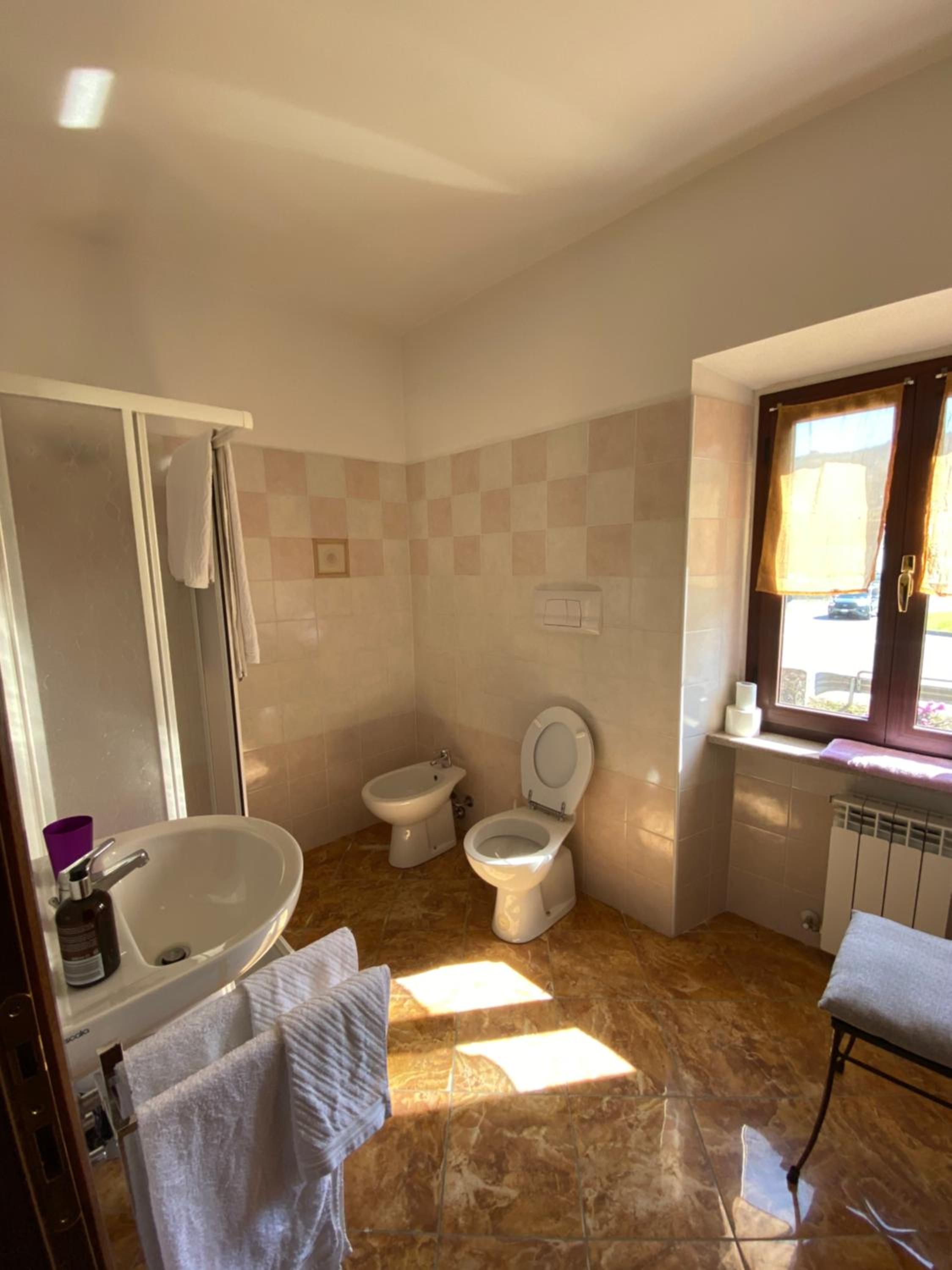 Double Room - Photo 7
