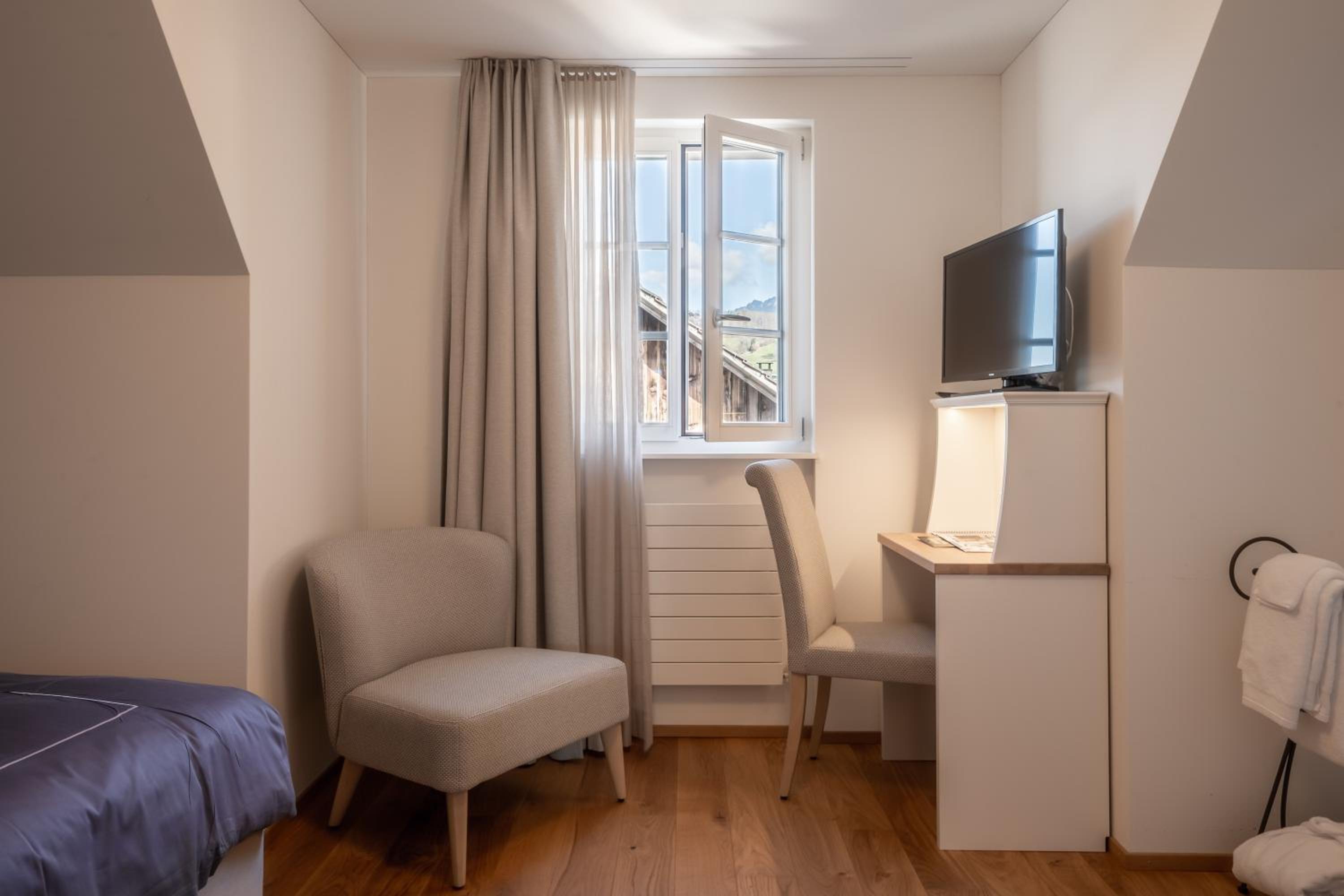 Double Room - Photo 5