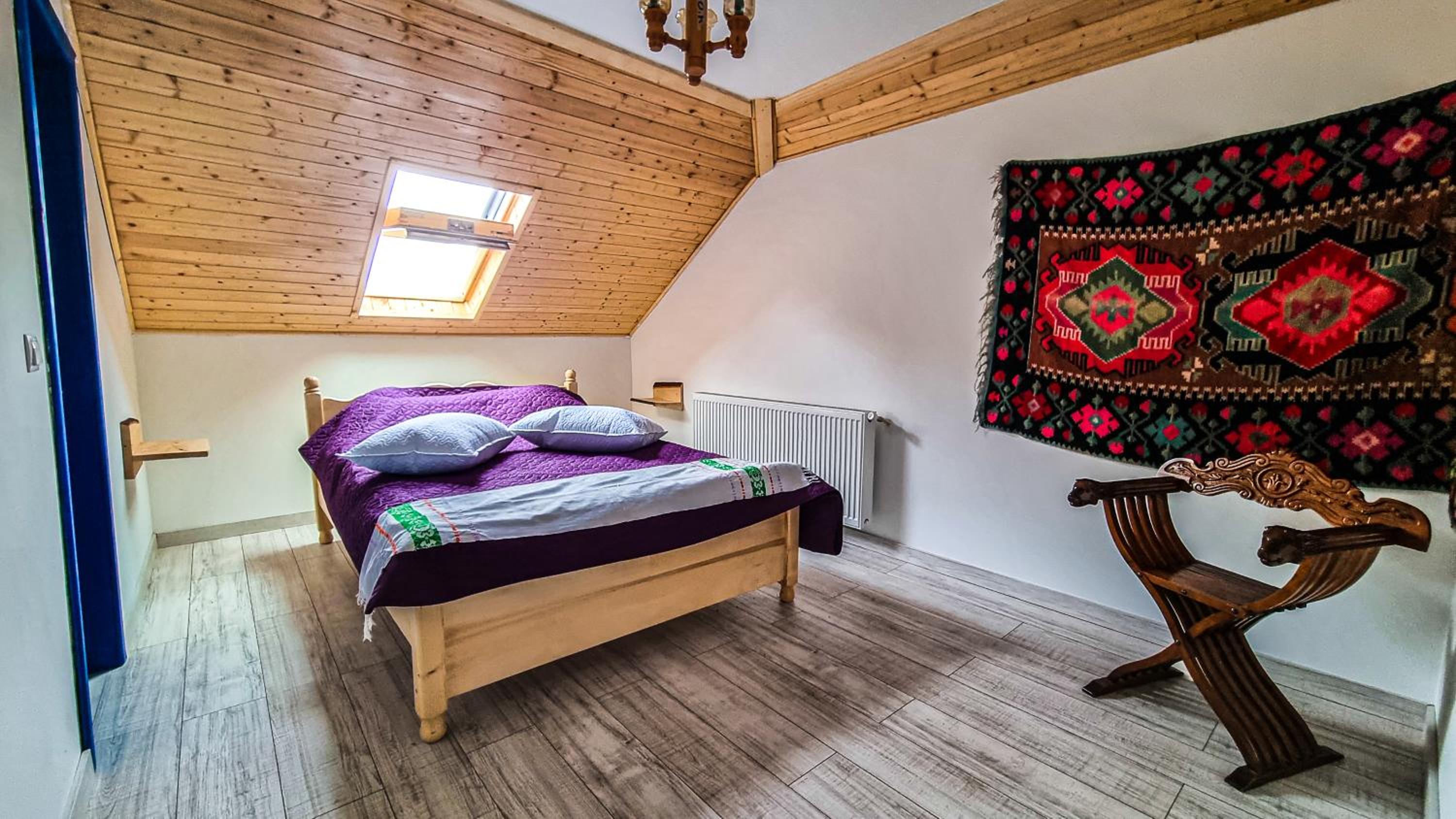 Five-Bedroom House - Photo 19