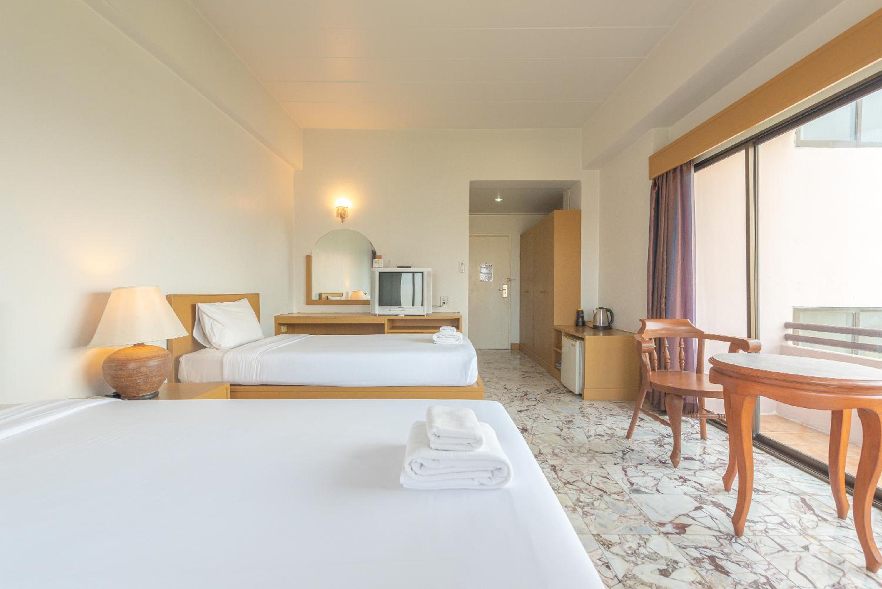 Superior Twin Room - Photo 1