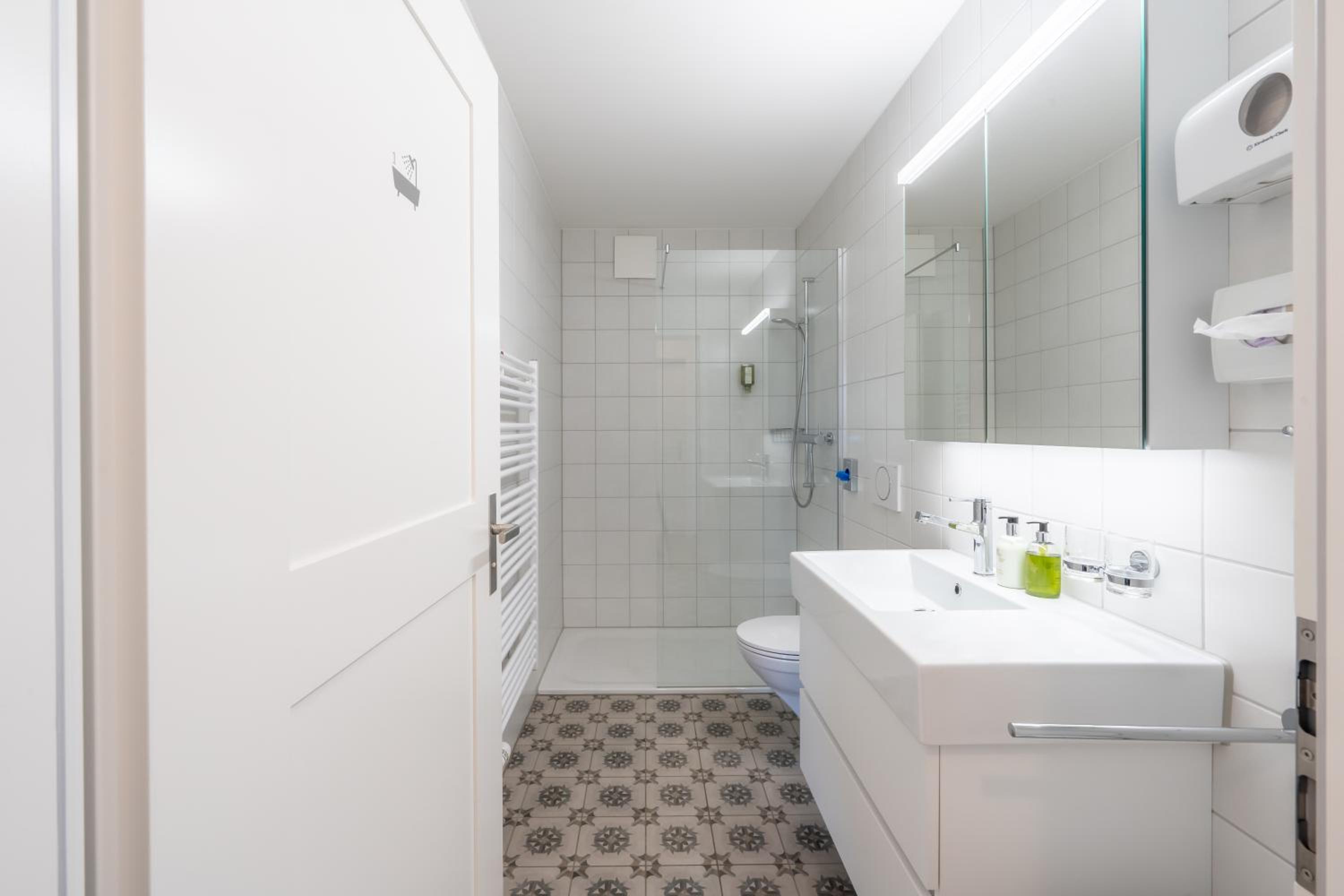 Double Room - Photo 12