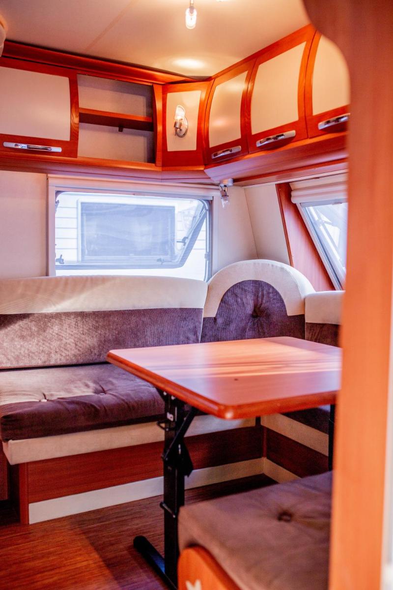 Caravan photo 2