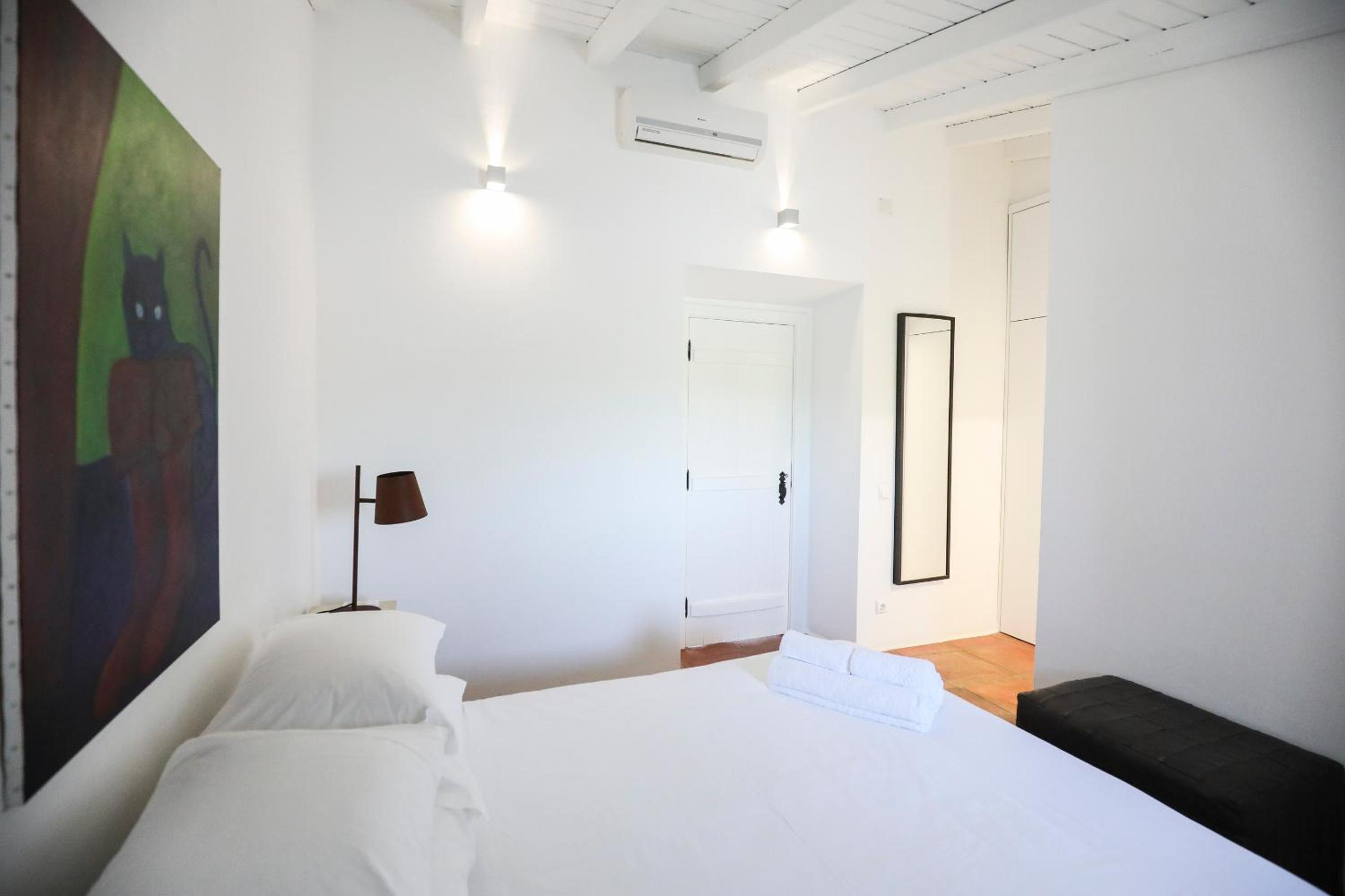 Family Suite with Balcony - Photo 35
