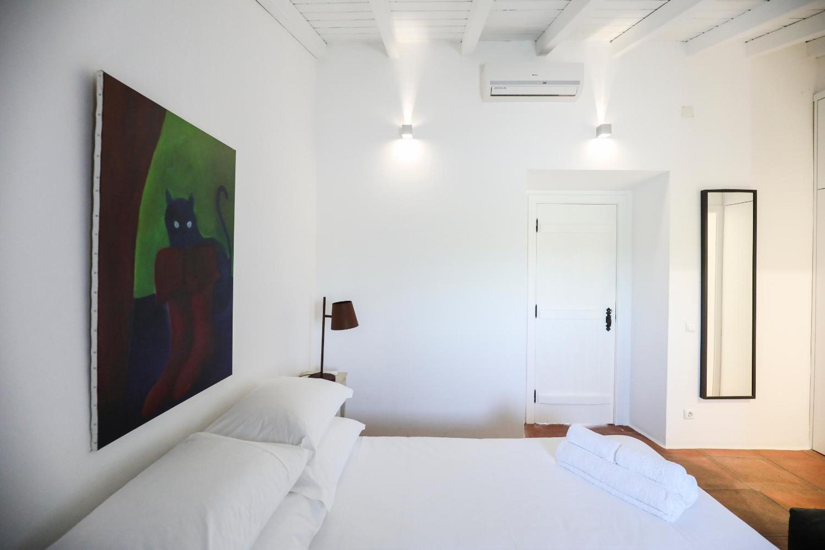 Family Suite with Balcony - Photo 34