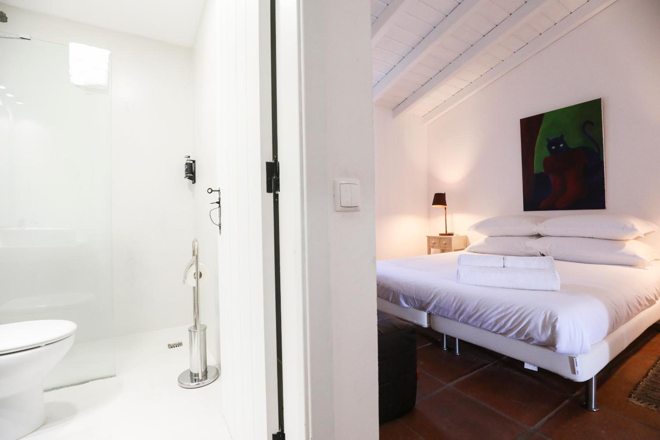 Family Suite with Balcony - Photo 33