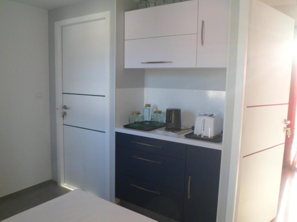 Double Room - Photo 6