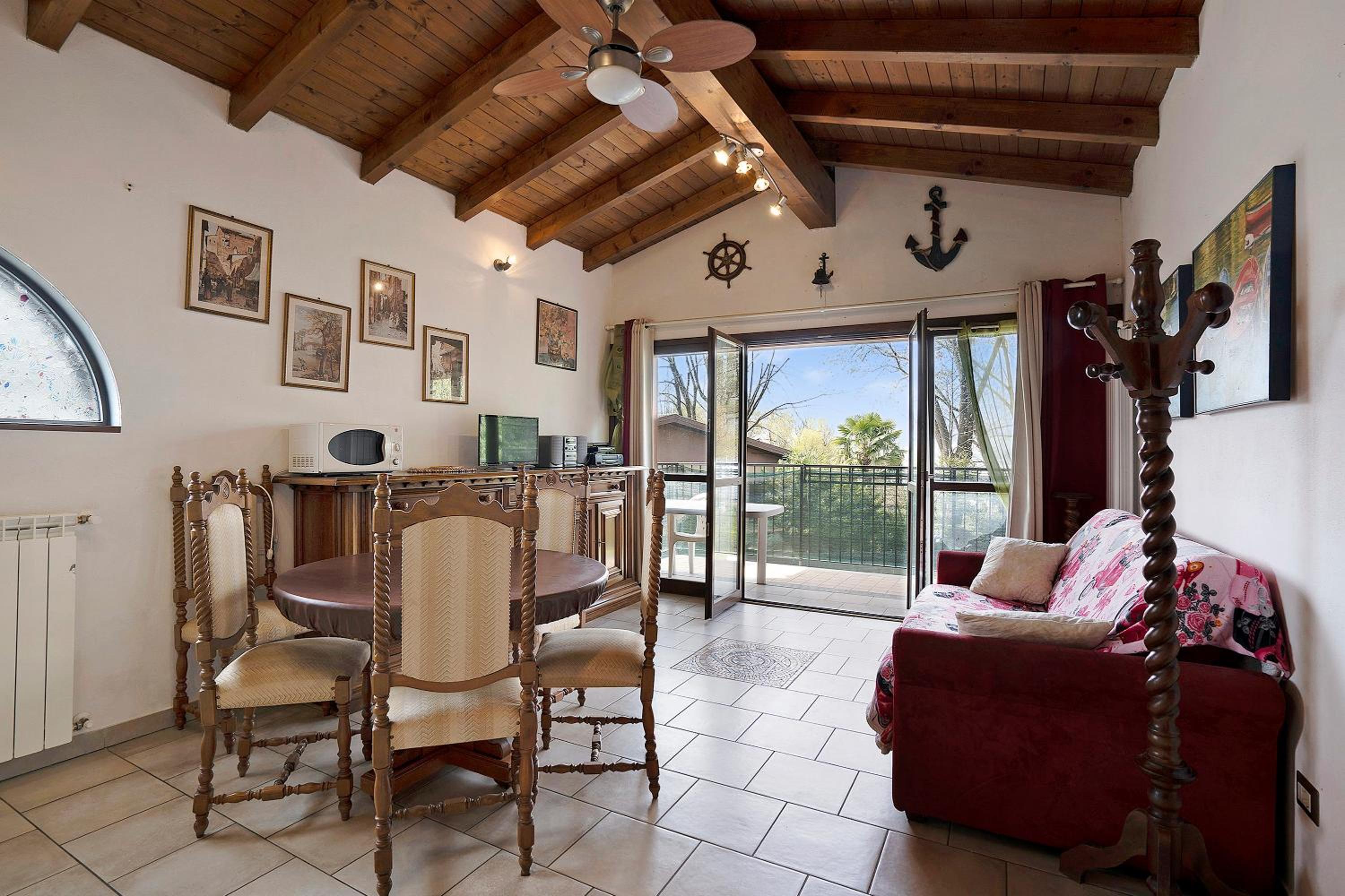 Superior One-Bedroom Apartment
