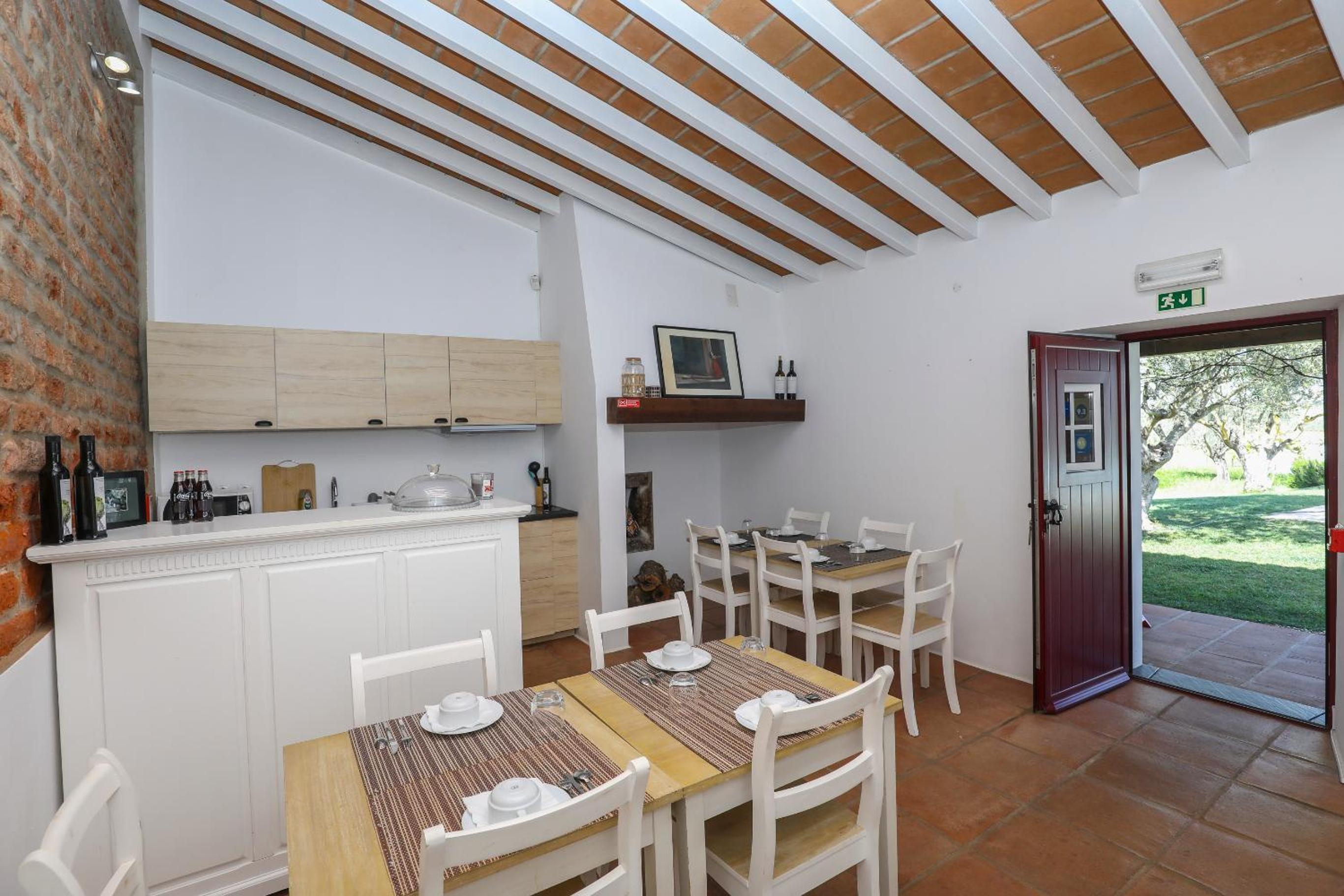 Double Room with Private Bathroom - Photo 29