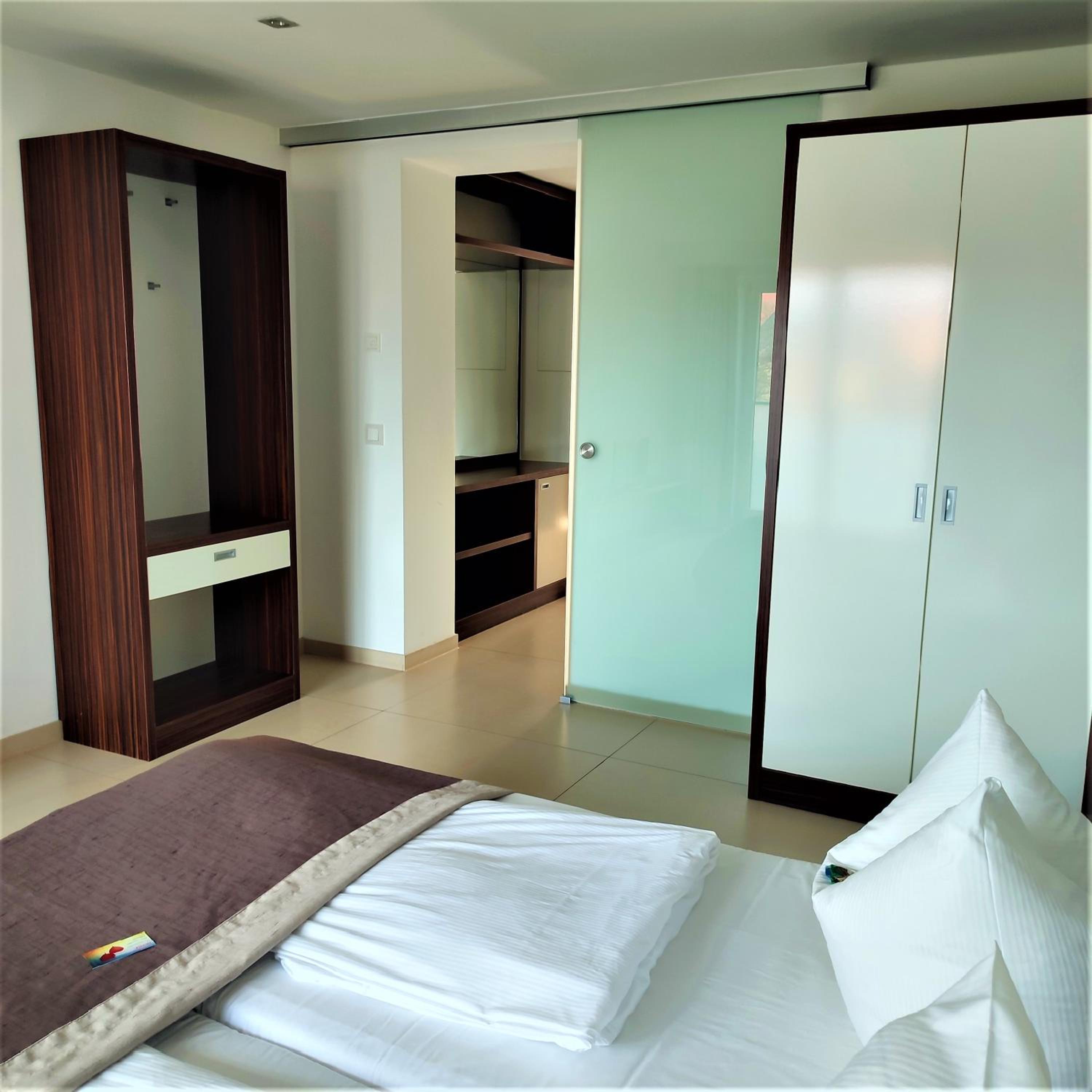 One-Bedroom Apartment with Sea View photo 3