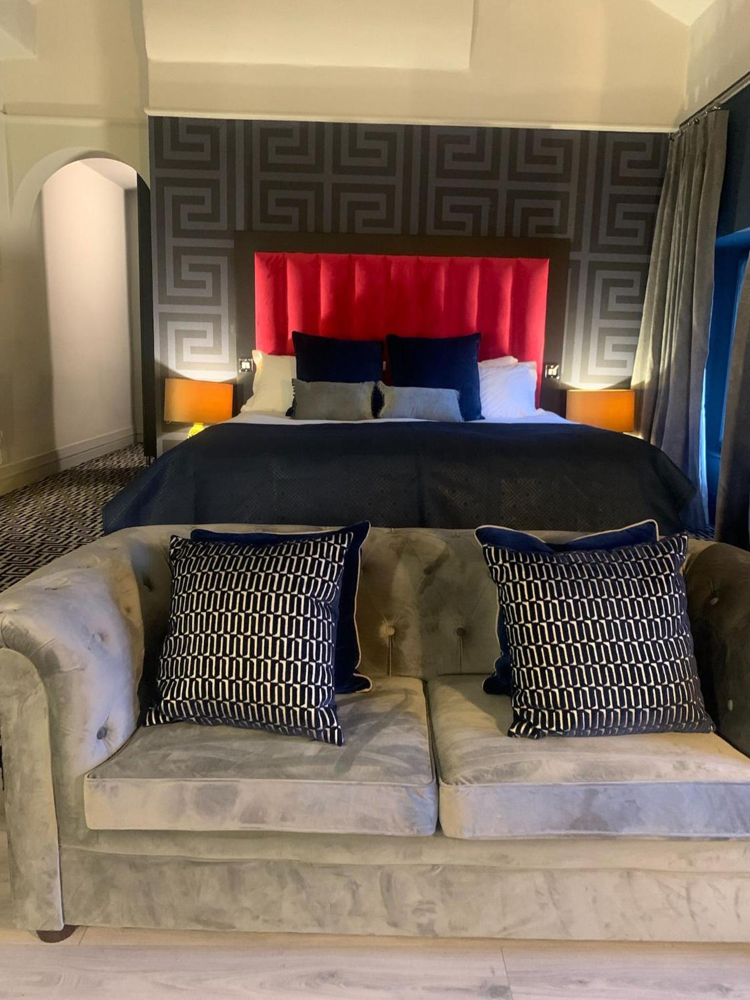 Deluxe Suite photo 2