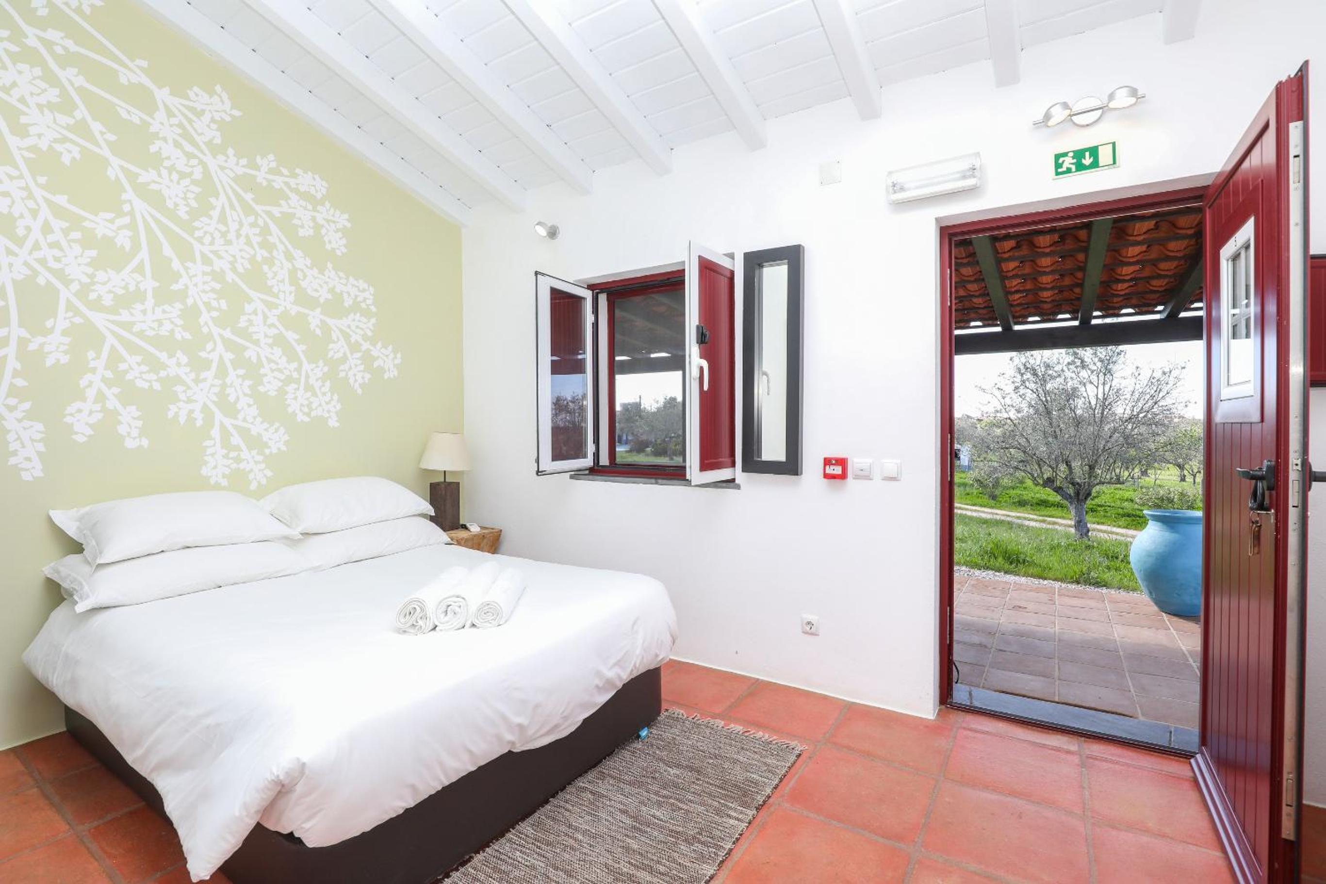 Double Room with Private Bathroom - Photo 47